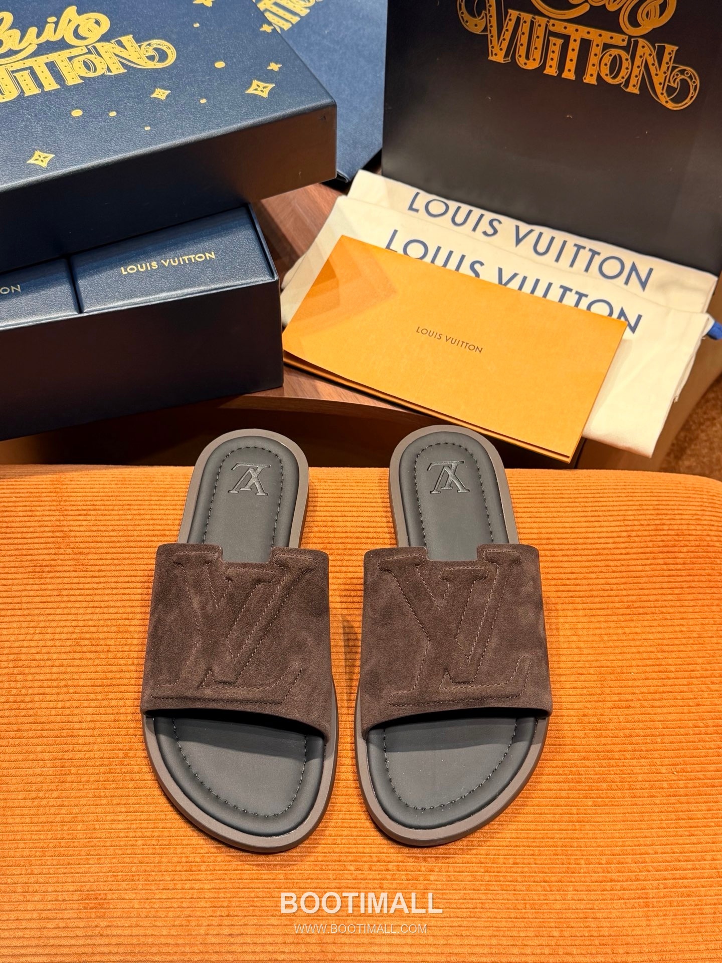 Louis Vuitton Oasis Monogram 5D Logo Calfskin Blue Slides 루이비통 오아시스 모노그램 5D 로고 송아지가죽 블루 슬라이드 1