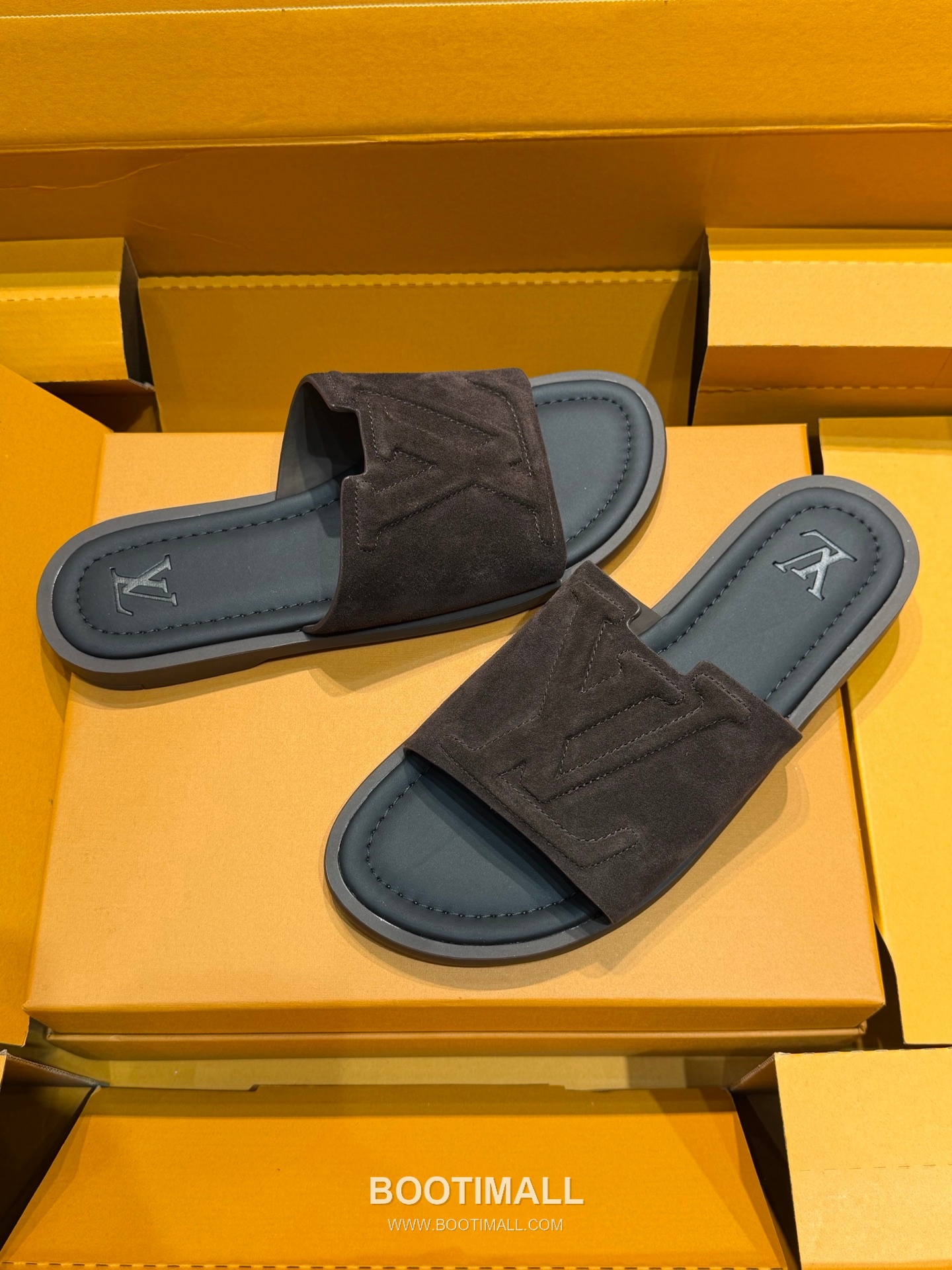 Louis Vuitton Oasis Monogram 5D Logo Calfskin Blue Slides 루이비통 오아시스 모노그램 5D 로고 송아지가죽 블루 슬라이드 5
