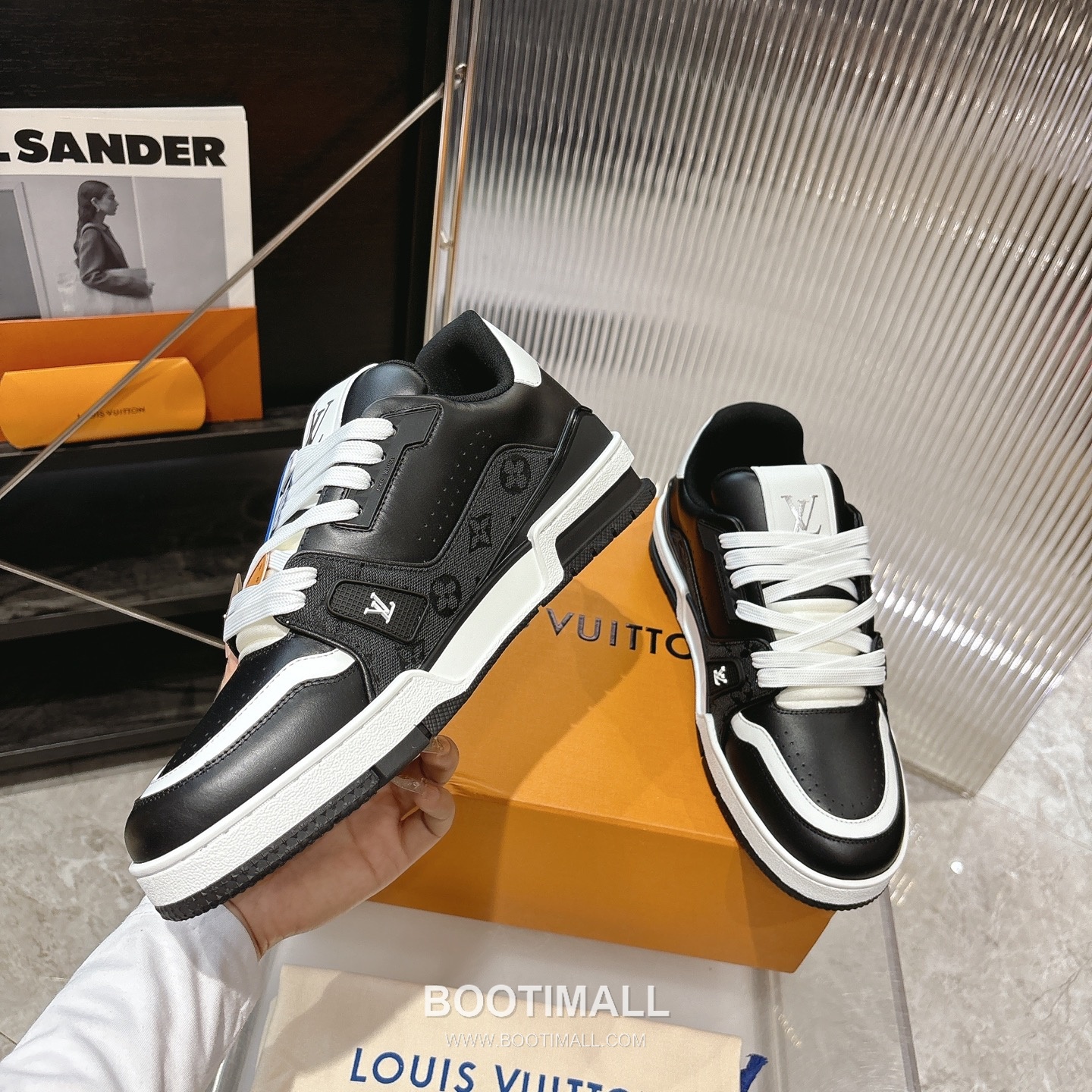 Louis Vuitton Trainer Monogram Denim 루이비통 트레이너 모노그램 데님 스니커즈 2