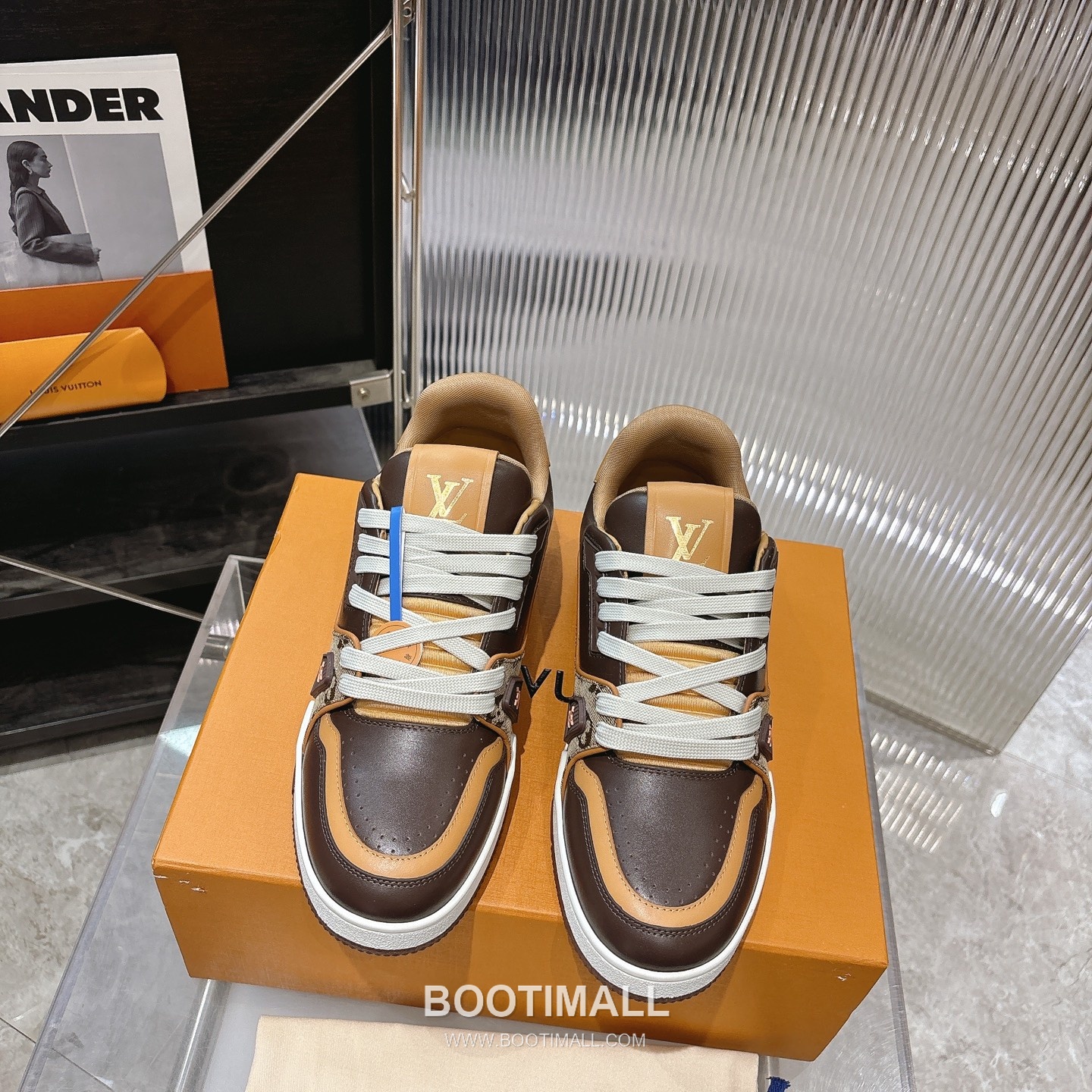 Louis Vuitton Trainer Monogram Denim 루이비통 트레이너 모노그램 데님 스니커즈 1