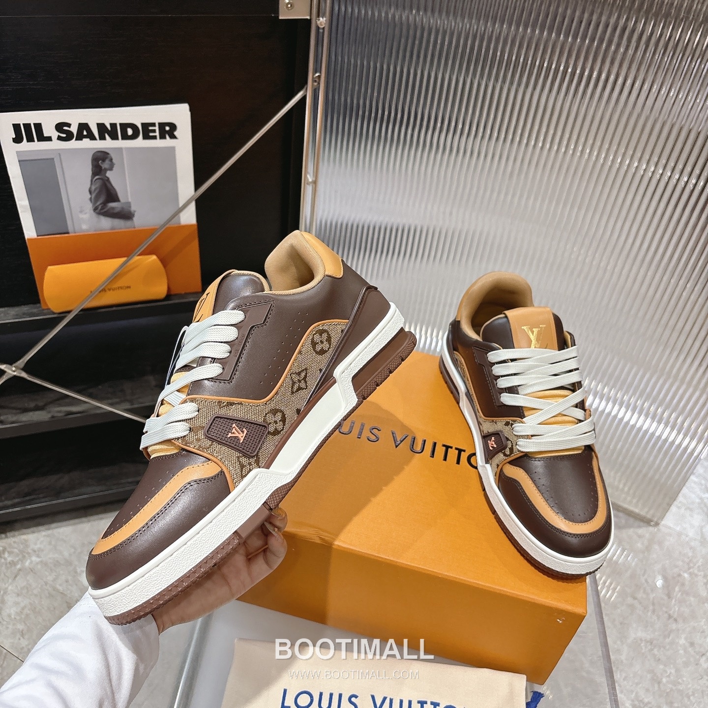 Louis Vuitton Trainer Monogram Denim 루이비통 트레이너 모노그램 데님 스니커즈 2