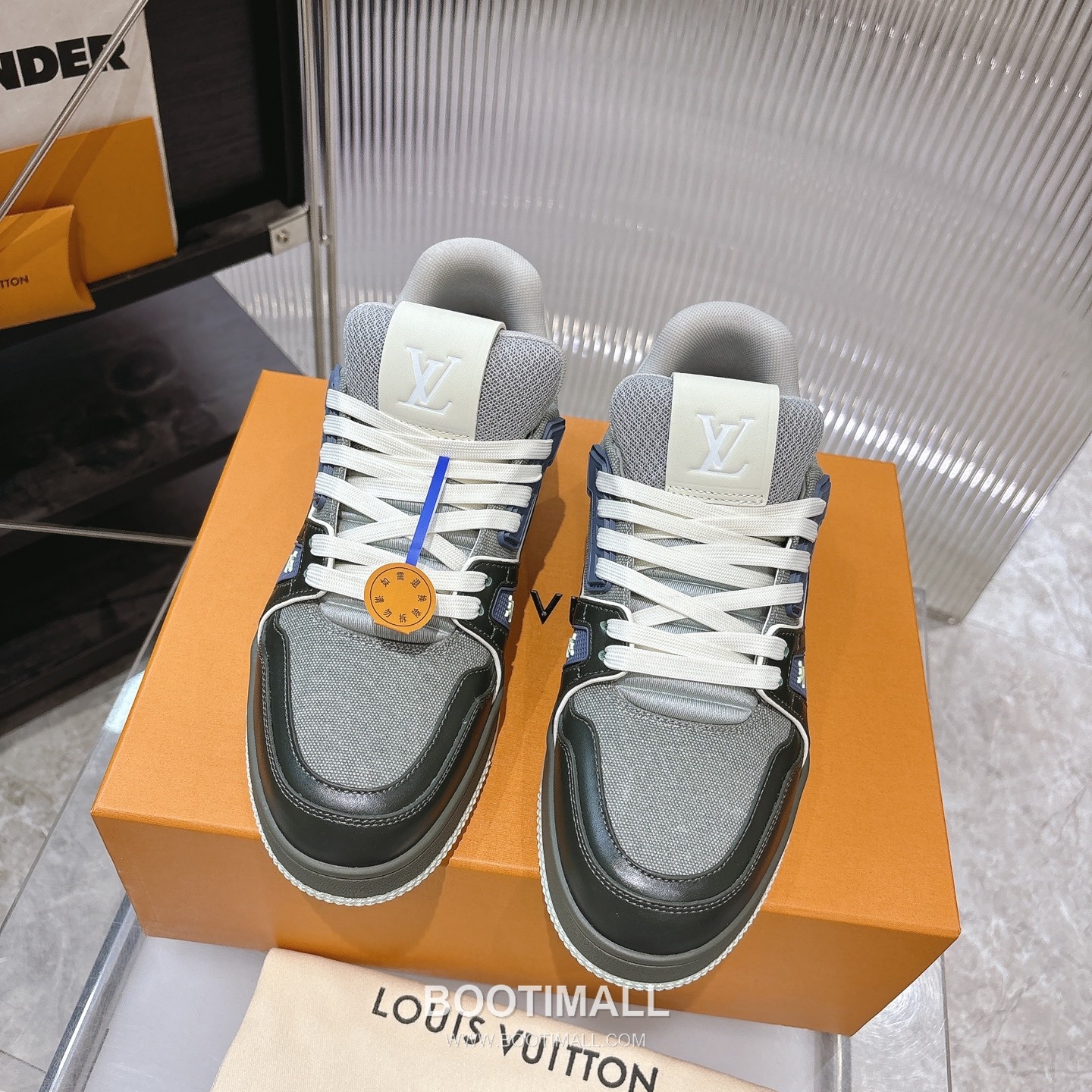 Louis Vuitton Trainer Monogram Denim 루이비통 트레이너 모노그램 데님 스니커즈 1