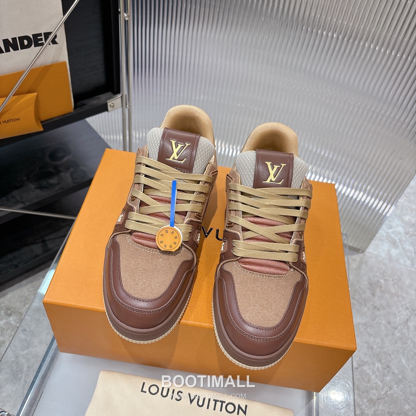 Louis Vuitton Trainer Monogram Denim 루이비통 트레이너 모노그램 데님 스니커즈 1