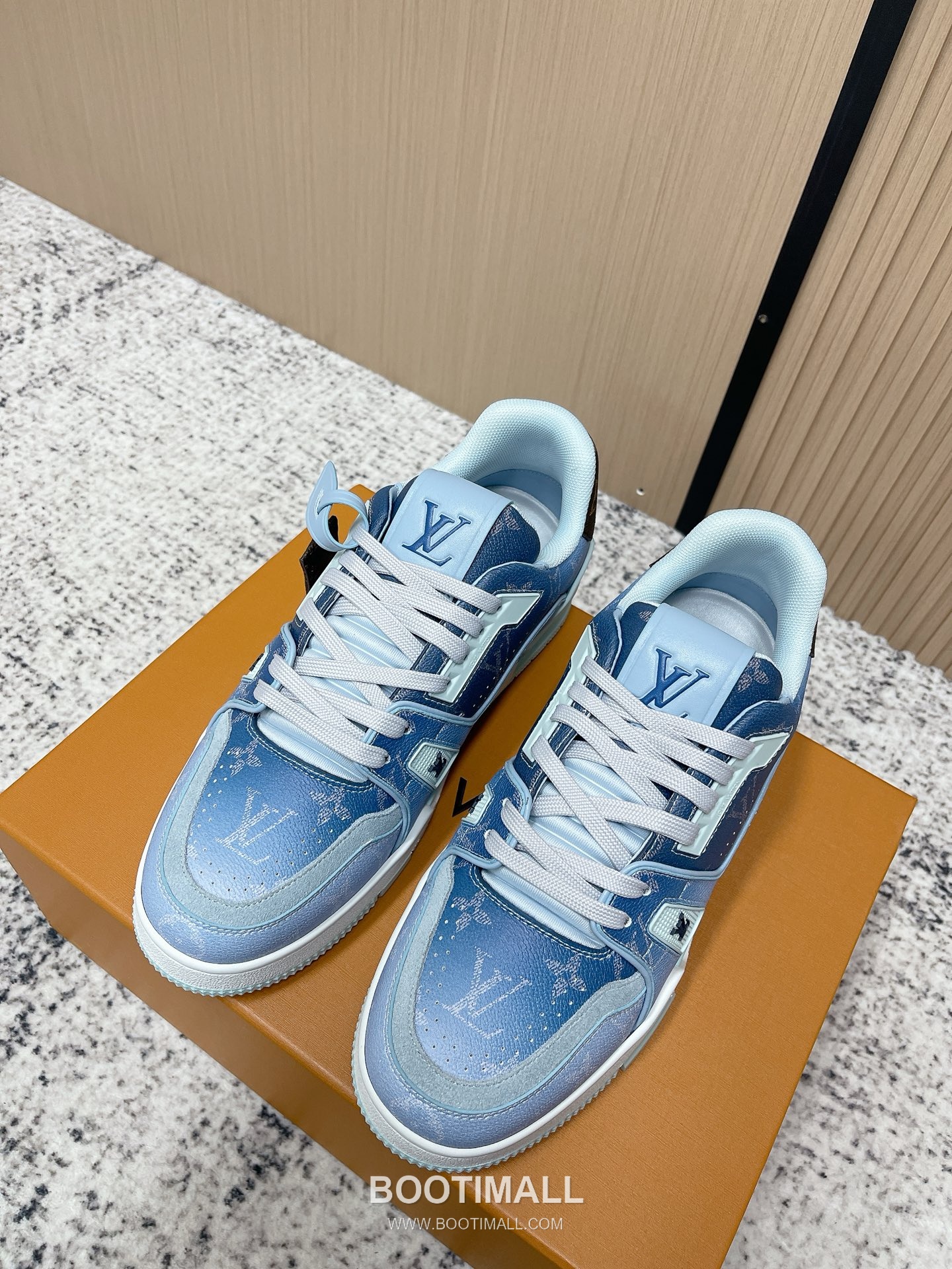 Louis Vuitton Trainer Monogram Denim 루이비통 트레이너 모노그램 데님 스니커즈 1