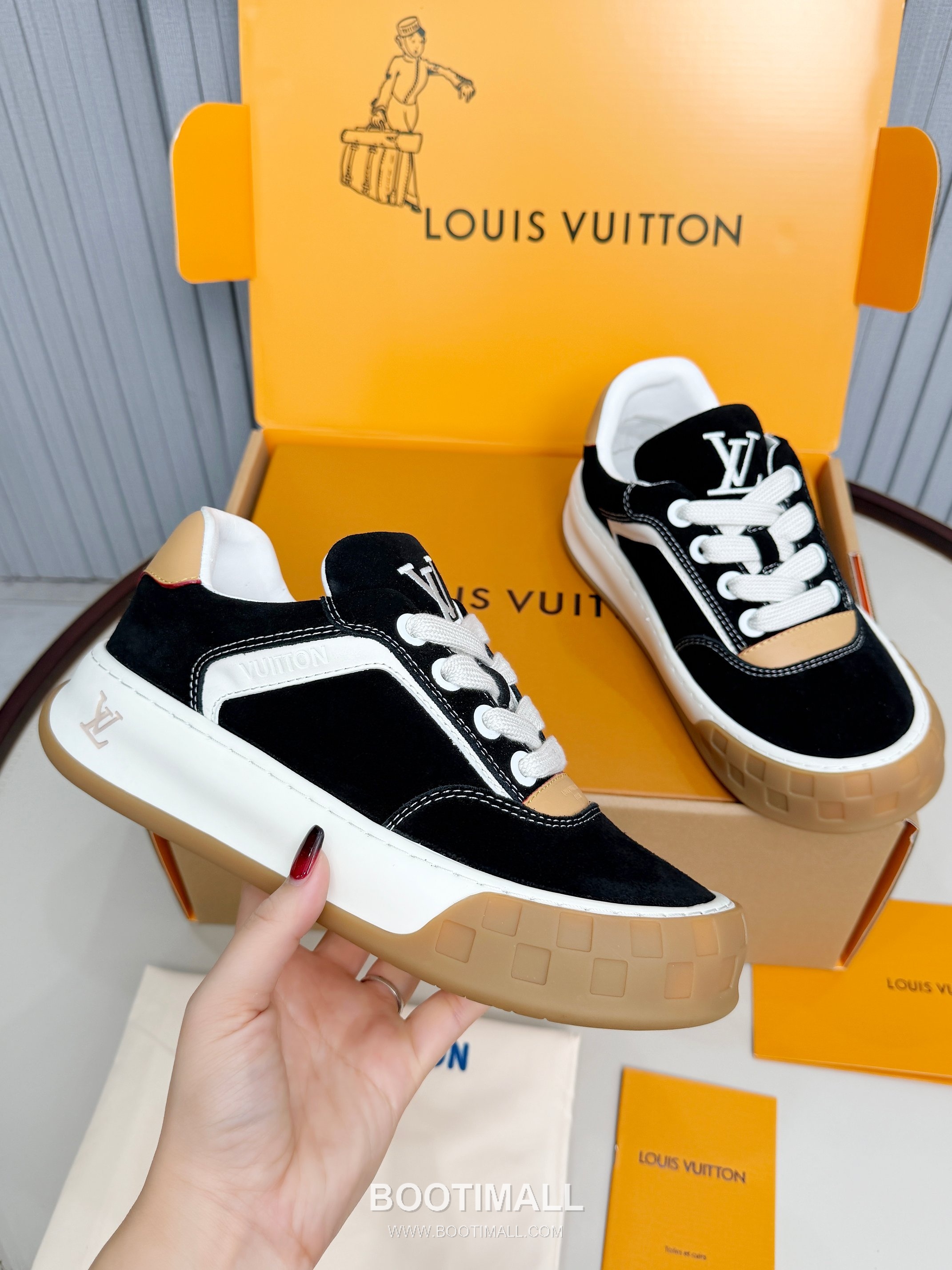Louis Vuitton Padded Skate Low-Top Sneakers 루이비통 패디드 스케이트 로우탑 스니커즈 1