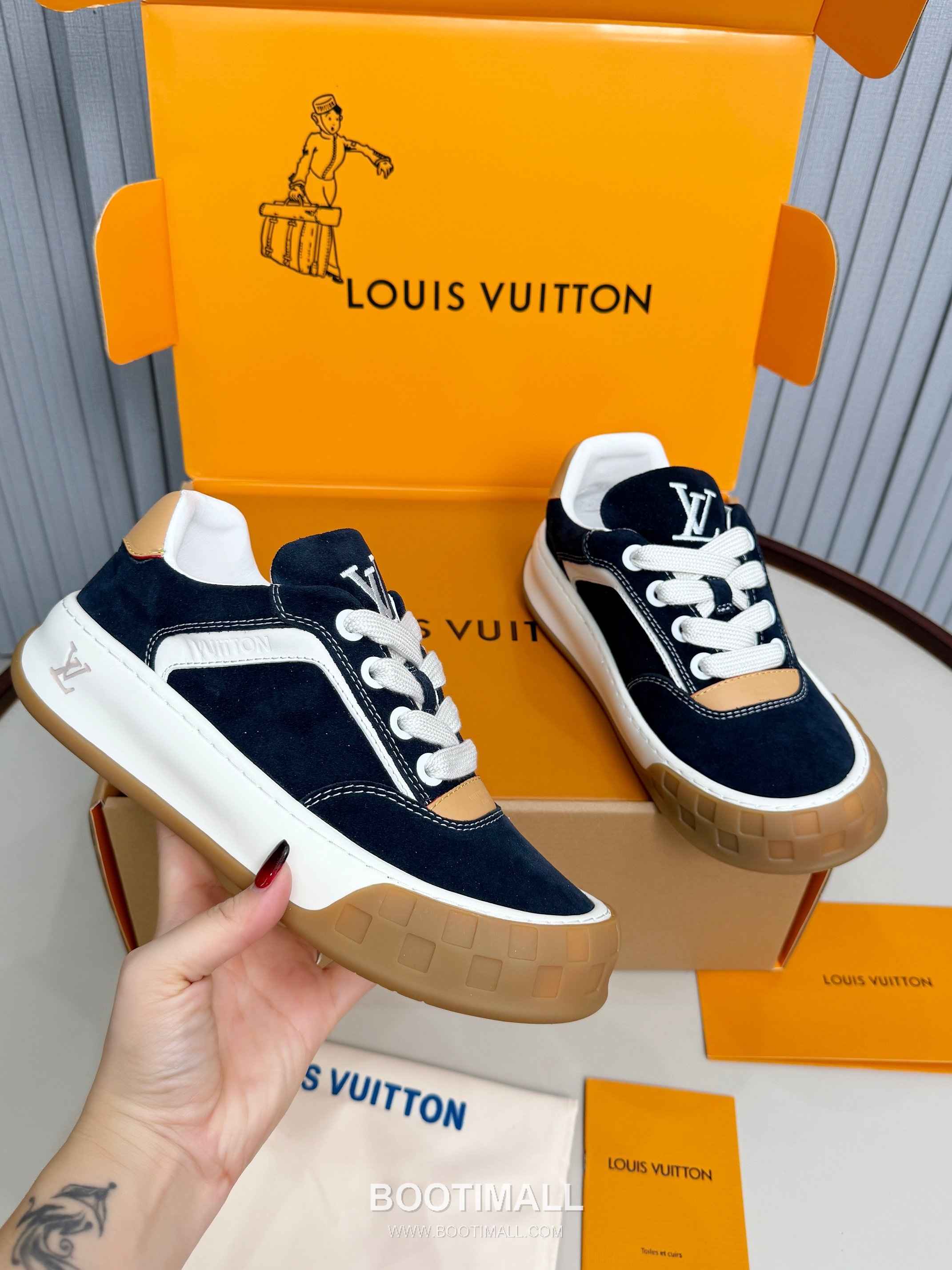 Louis Vuitton Padded Skate Low-Top Sneakers 루이비통 패디드 스케이트 로우탑 스니커즈 1