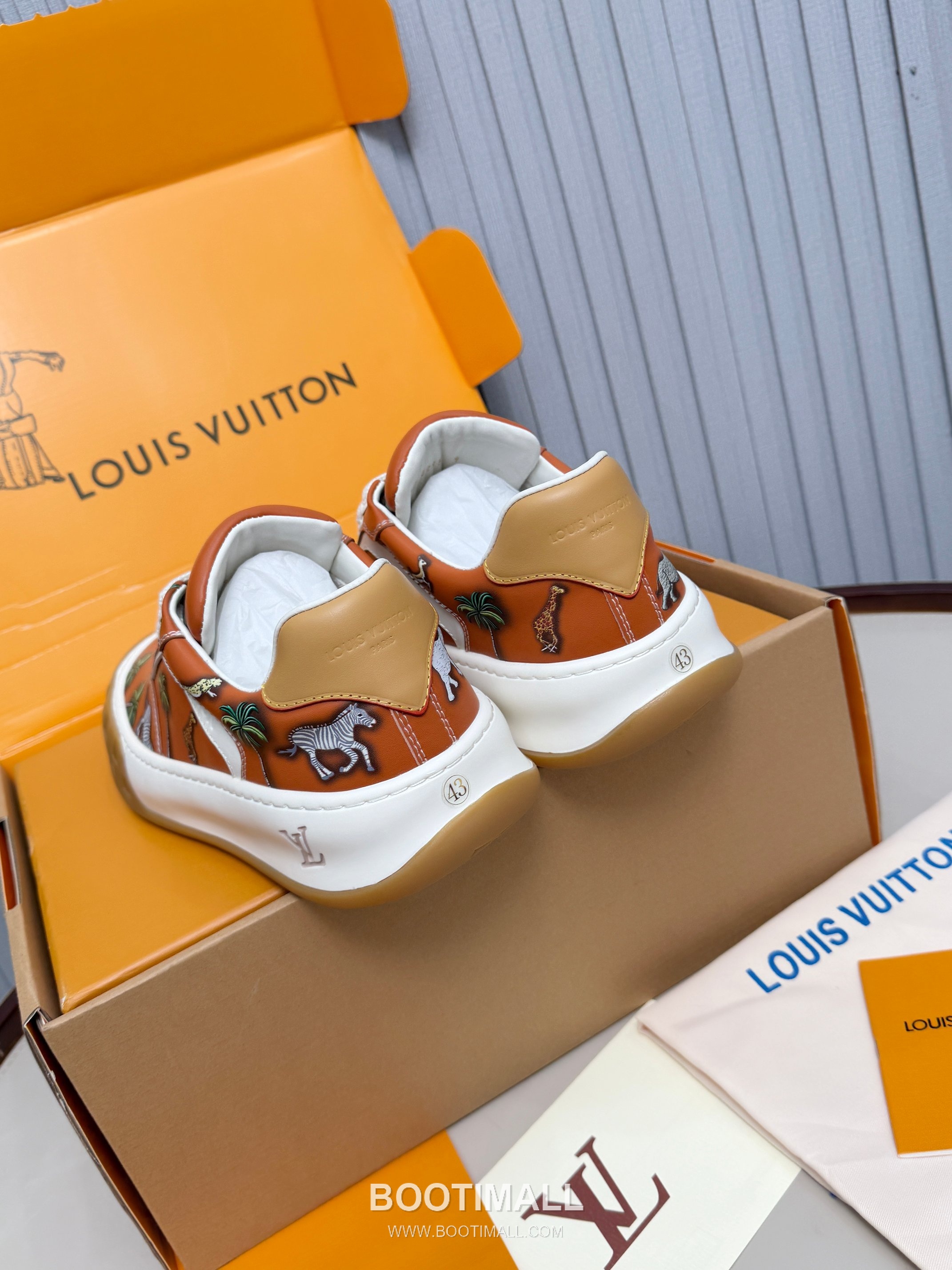 Louis Vuitton Padded Skate Low-Top Sneakers 루이비통 패디드 스케이트 로우탑 스니커즈 4