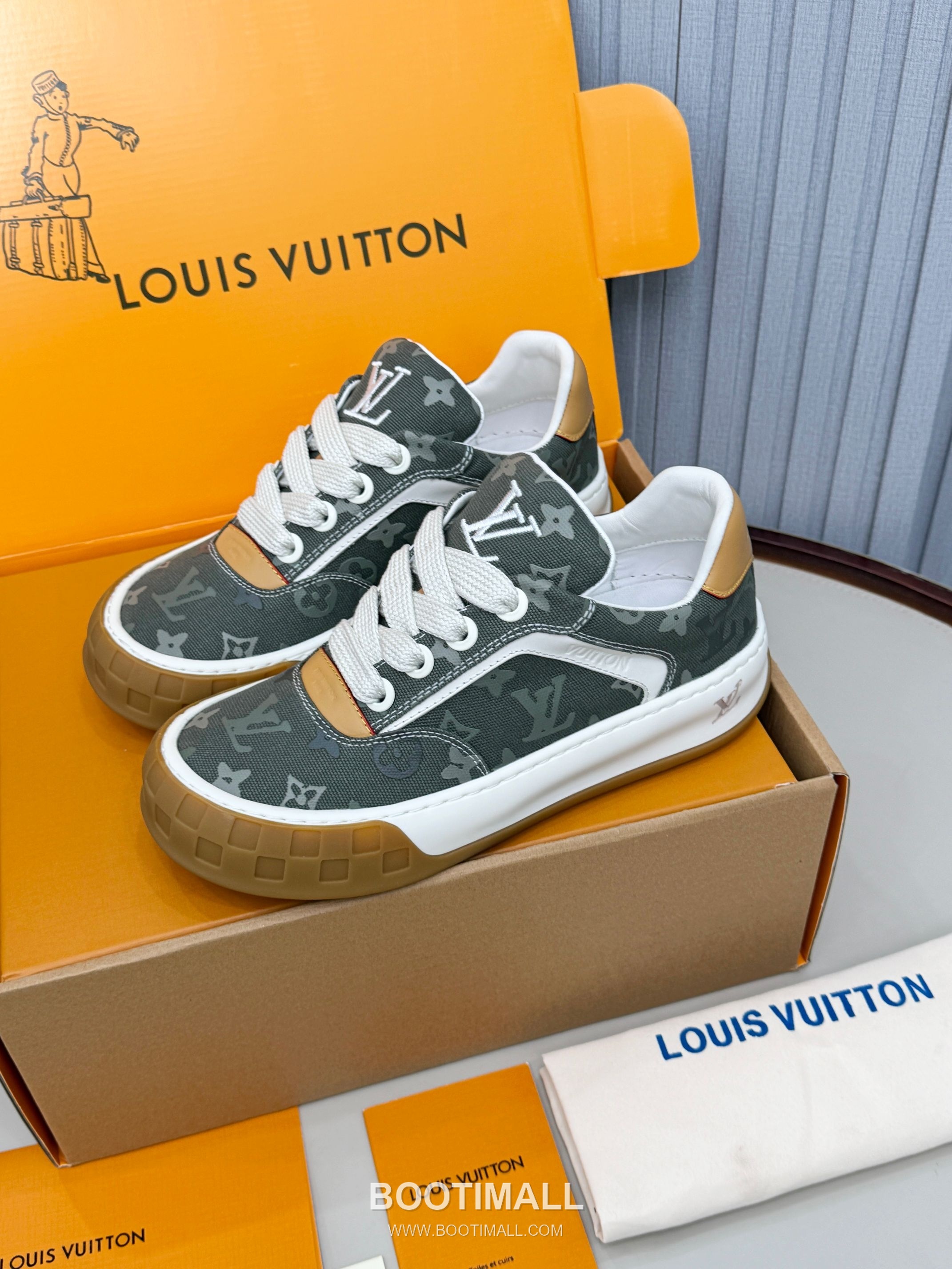 Louis Vuitton Padded Skate Low-Top Sneakers 루이비통 패디드 스케이트 로우탑 스니커즈 1