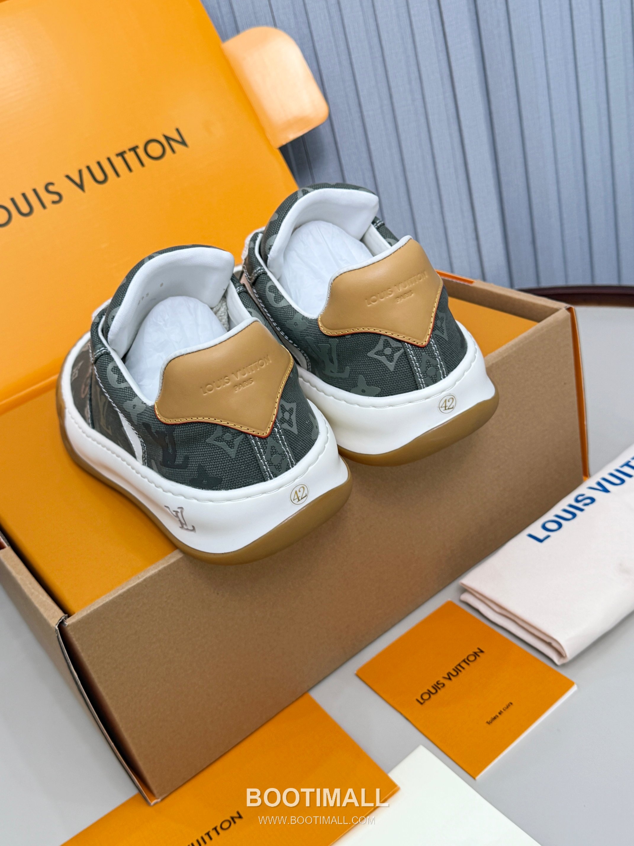 Louis Vuitton Padded Skate Low-Top Sneakers 루이비통 패디드 스케이트 로우탑 스니커즈 8