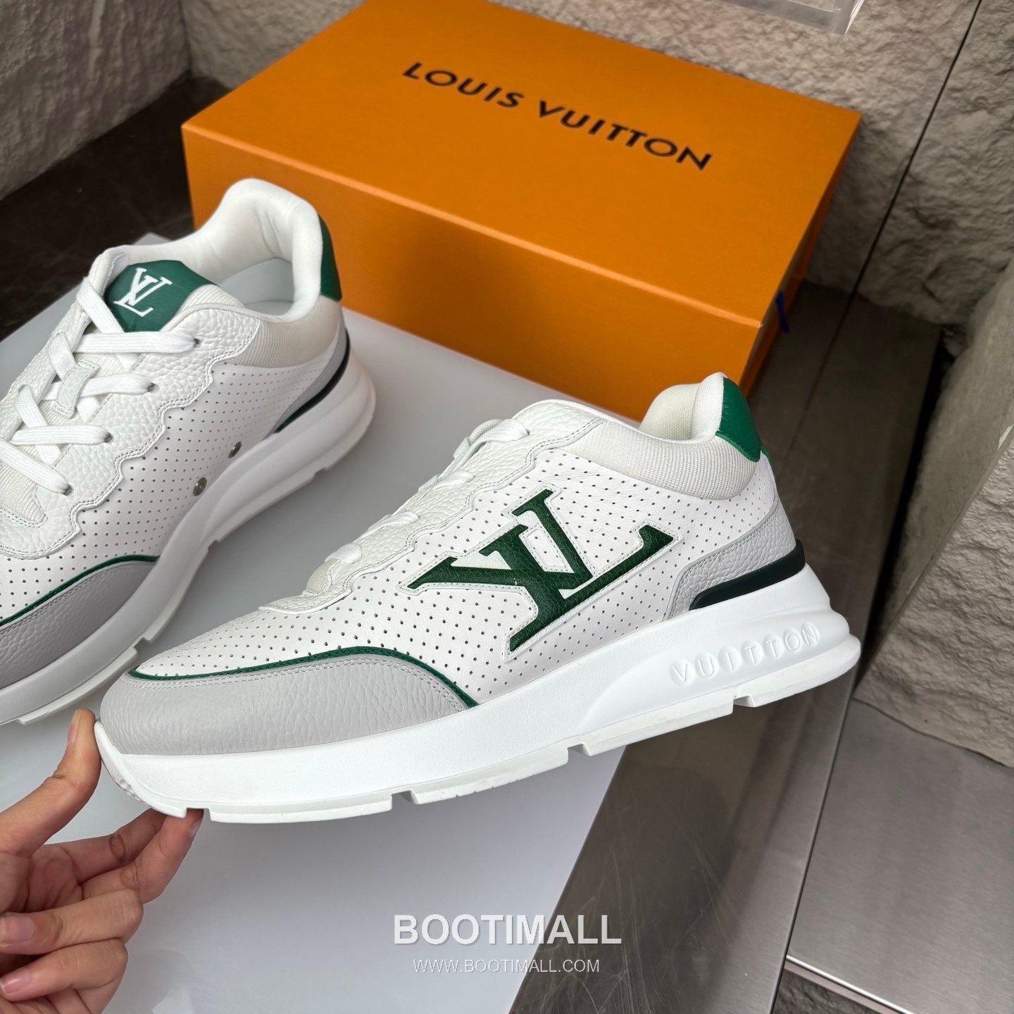 Louis Vuitton Classic LV Letter Platform Smooth Cowhide Black Sneakers 루이비통 클래식 LV 레터링 플랫폼 스무스 소가죽 블랙 스니커즈 4