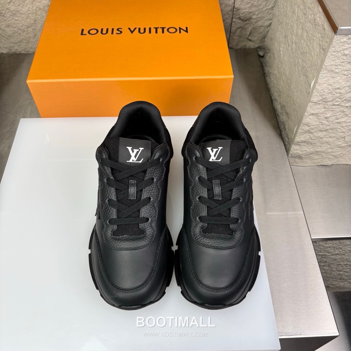 Louis Vuitton Classic LV Letter Platform Smooth Cowhide Black Sneakers 루이비통 클래식 LV 레터링 플랫폼 스무스 소가죽 블랙 스니커즈 3