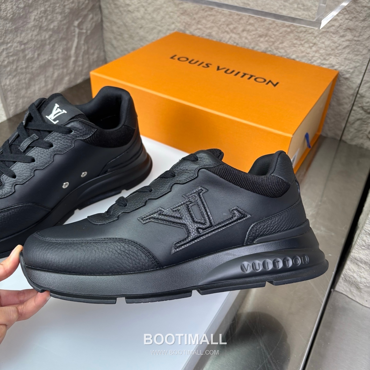 Louis Vuitton Classic LV Letter Platform Smooth Cowhide Black Sneakers 루이비통 클래식 LV 레터링 플랫폼 스무스 소가죽 블랙 스니커즈 4