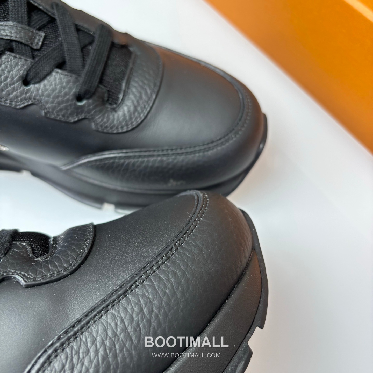 Louis Vuitton Classic LV Letter Platform Smooth Cowhide Black Sneakers 루이비통 클래식 LV 레터링 플랫폼 스무스 소가죽 블랙 스니커즈 6