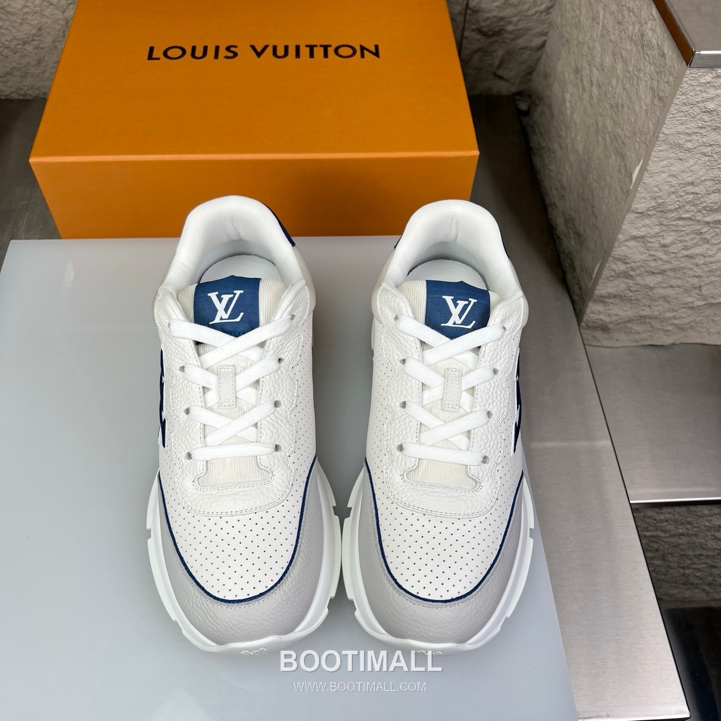 Louis Vuitton Classic LV Letter Platform Smooth Cowhide Black Sneakers 루이비통 클래식 LV 레터링 플랫폼 스무스 소가죽 블랙 스니커즈 3