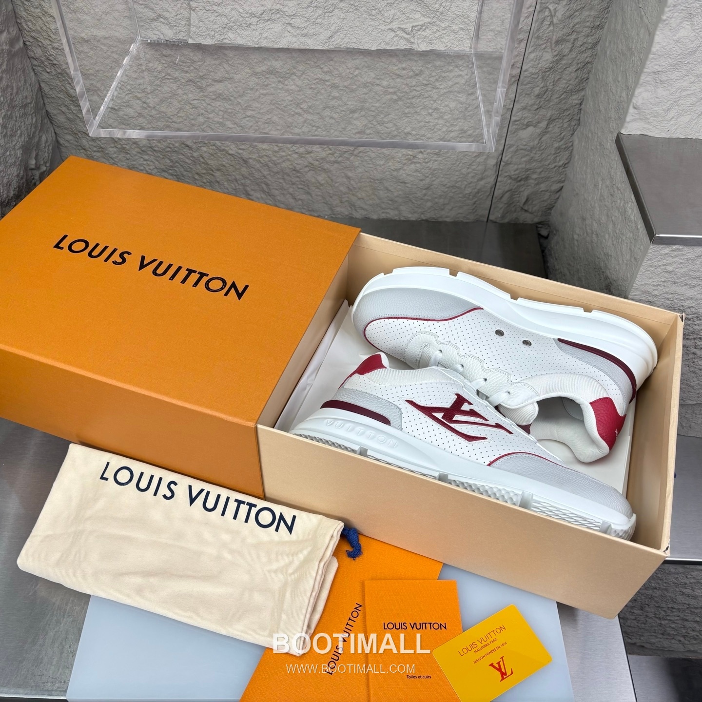 Louis Vuitton Classic LV Letter Platform Smooth Cowhide Black Sneakers 루이비통 클래식 LV 레터링 플랫폼 스무스 소가죽 블랙 스니커즈 2