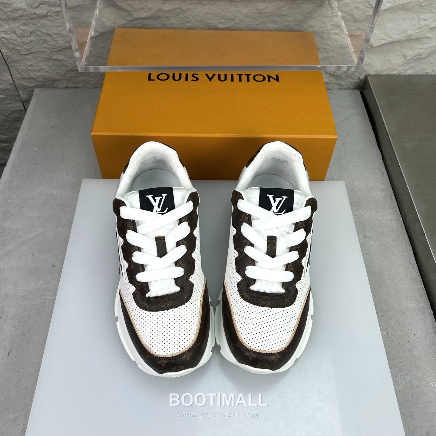 Louis Vuitton Classic LV Letter Platform Smooth Cowhide Black Sneakers 루이비통 클래식 LV 레터링 플랫폼 스무스 소가죽 블랙 스니커즈 3
