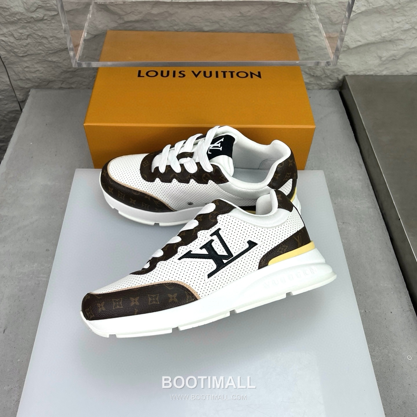 Louis Vuitton Classic LV Letter Platform Smooth Cowhide Black Sneakers 루이비통 클래식 LV 레터링 플랫폼 스무스 소가죽 블랙 스니커즈 4