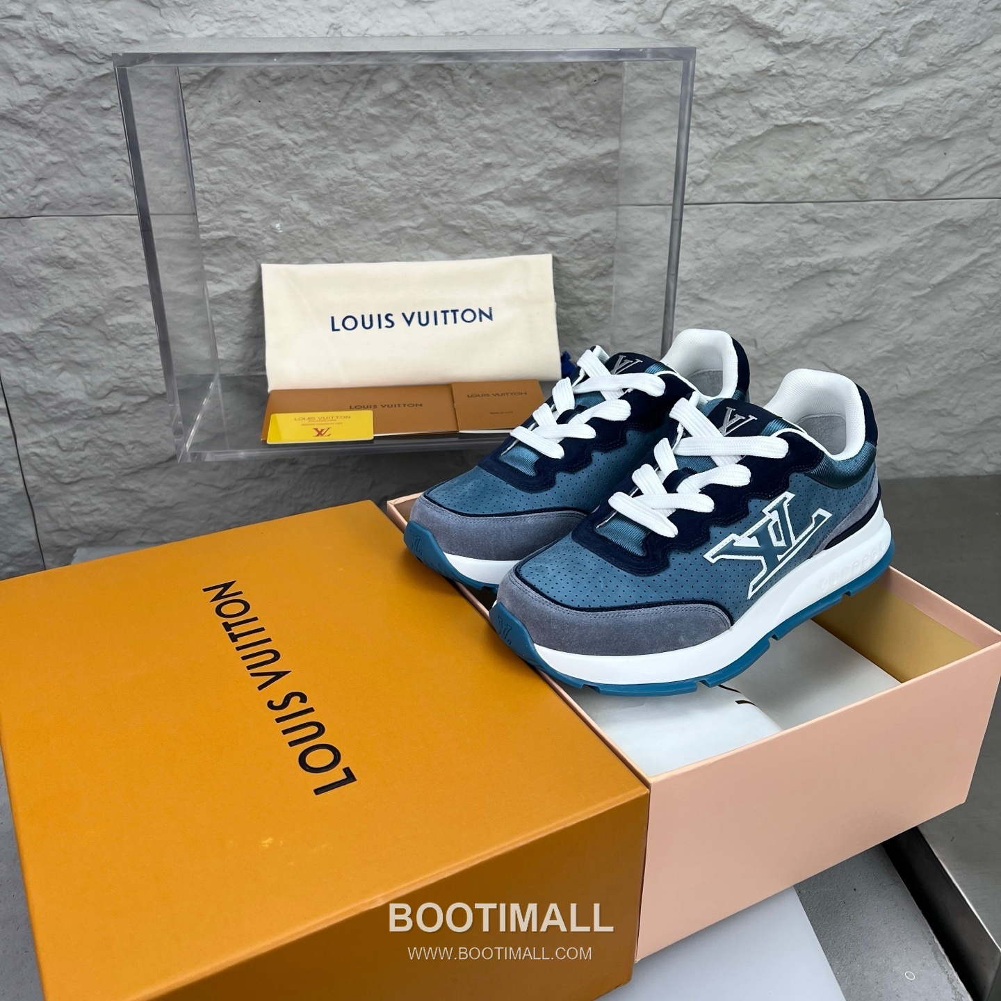 Louis Vuitton Classic LV Letter Platform Smooth Cowhide Black Sneakers 루이비통 클래식 LV 레터링 플랫폼 스무스 소가죽 블랙 스니커즈 2