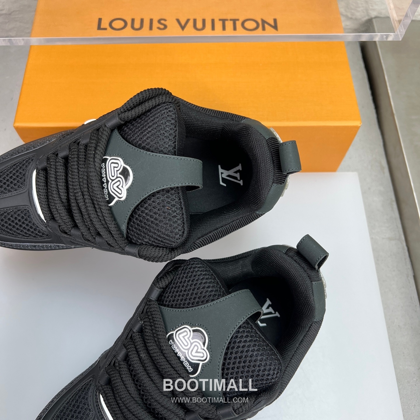 Louis Vuitton Runway 90s Chunky Skate Runner Leather Mesh Multicolor 루이비통 런웨이 90s 청키 스케이트 러너 가죽 메쉬 멀티컬러 스니커즈 7