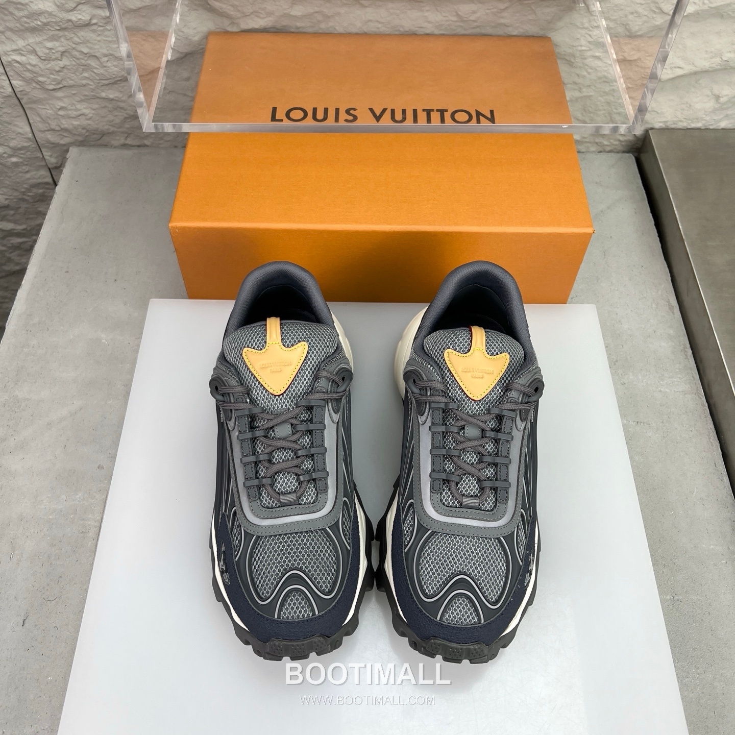Louis Vuitton Logo Canvas Napa Calfskin Sneakers 루이비통 로고 캔버스 나파 송아지 가죽 스니커즈 3