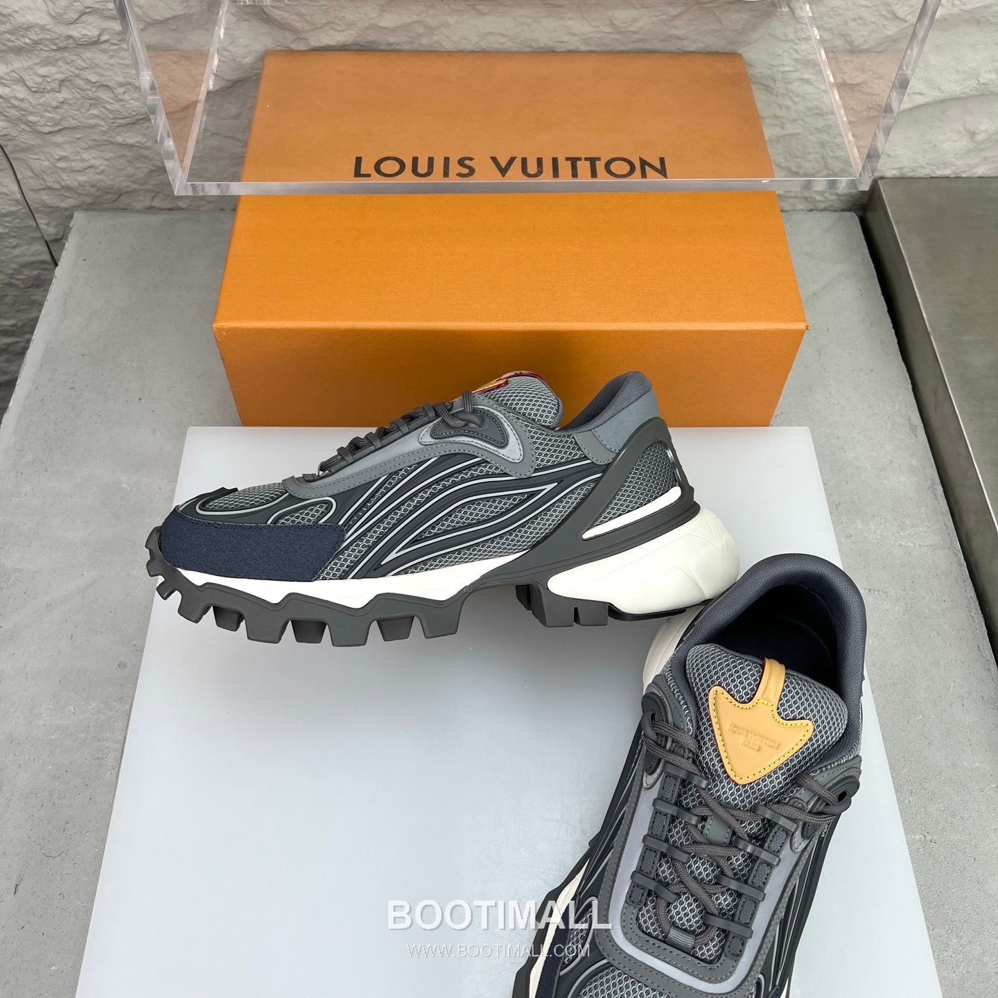Louis Vuitton Logo Canvas Napa Calfskin Sneakers 루이비통 로고 캔버스 나파 송아지 가죽 스니커즈 5