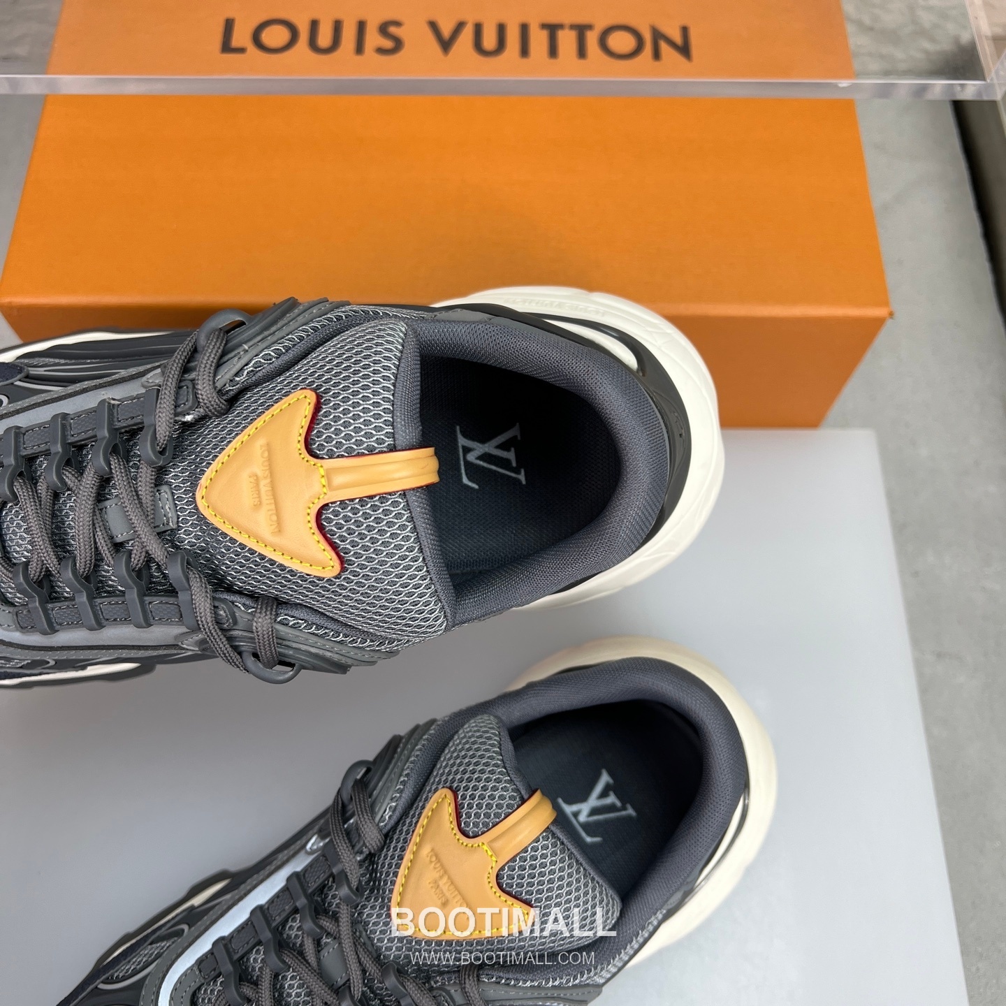 Louis Vuitton Logo Canvas Napa Calfskin Sneakers 루이비통 로고 캔버스 나파 송아지 가죽 스니커즈 7