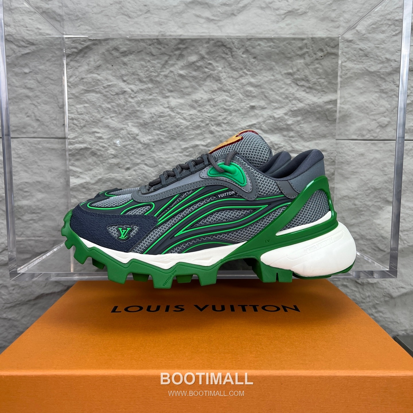 Louis Vuitton Logo Canvas Napa Calfskin Sneakers 루이비통 로고 캔버스 나파 송아지 가죽 스니커즈 1