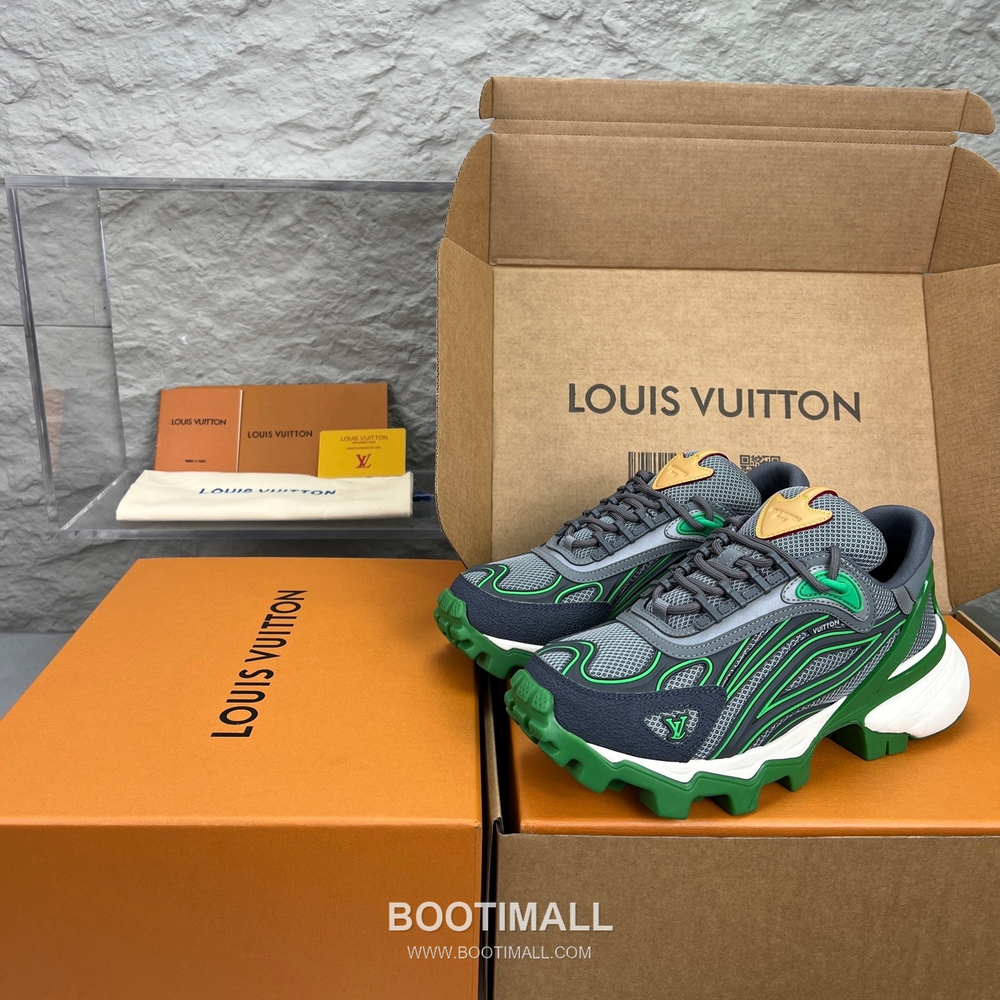 Louis Vuitton Logo Canvas Napa Calfskin Sneakers 루이비통 로고 캔버스 나파 송아지 가죽 스니커즈 2