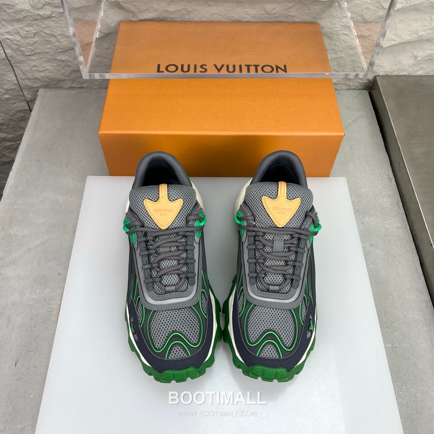 Louis Vuitton Logo Canvas Napa Calfskin Sneakers 루이비통 로고 캔버스 나파 송아지 가죽 스니커즈 3