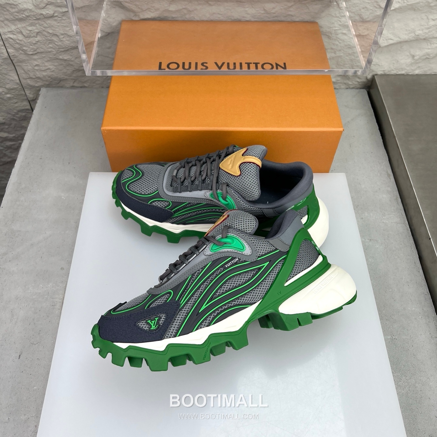 Louis Vuitton Logo Canvas Napa Calfskin Sneakers 루이비통 로고 캔버스 나파 송아지 가죽 스니커즈 4