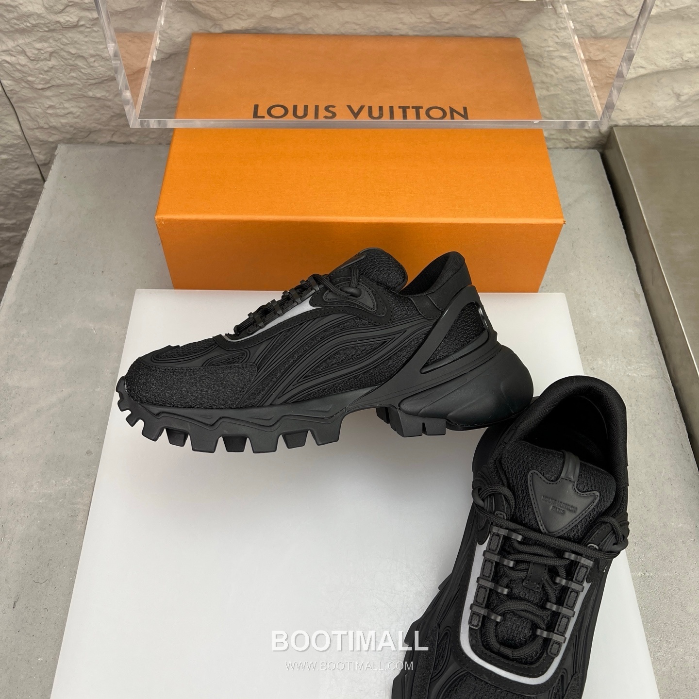 Louis Vuitton Logo Canvas Napa Calfskin Sneakers 루이비통 로고 캔버스 나파 송아지 가죽 스니커즈 5