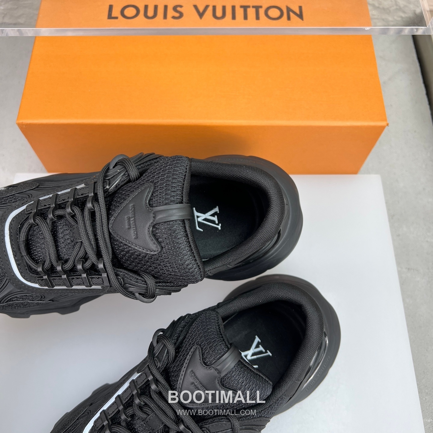 Louis Vuitton Logo Canvas Napa Calfskin Sneakers 루이비통 로고 캔버스 나파 송아지 가죽 스니커즈 7