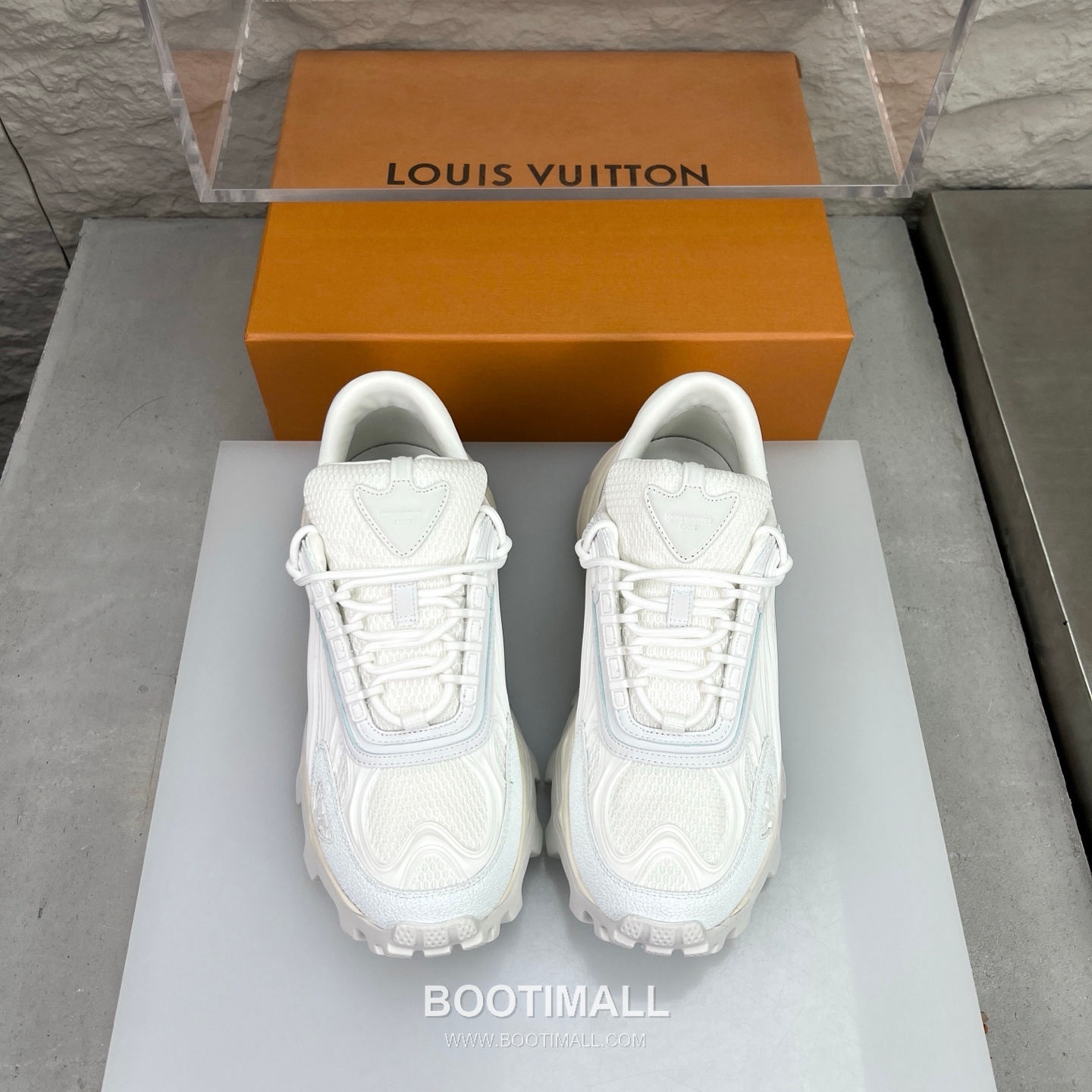 Louis Vuitton Logo Canvas Napa Calfskin Sneakers 루이비통 로고 캔버스 나파 송아지 가죽 스니커즈 3