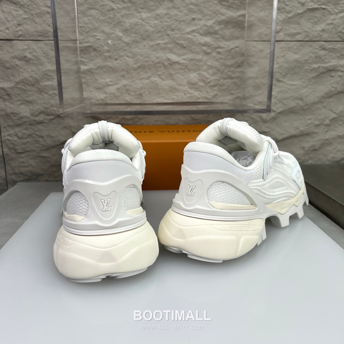 Louis Vuitton Logo Canvas Napa Calfskin Sneakers 루이비통 로고 캔버스 나파 송아지 가죽 스니커즈 8