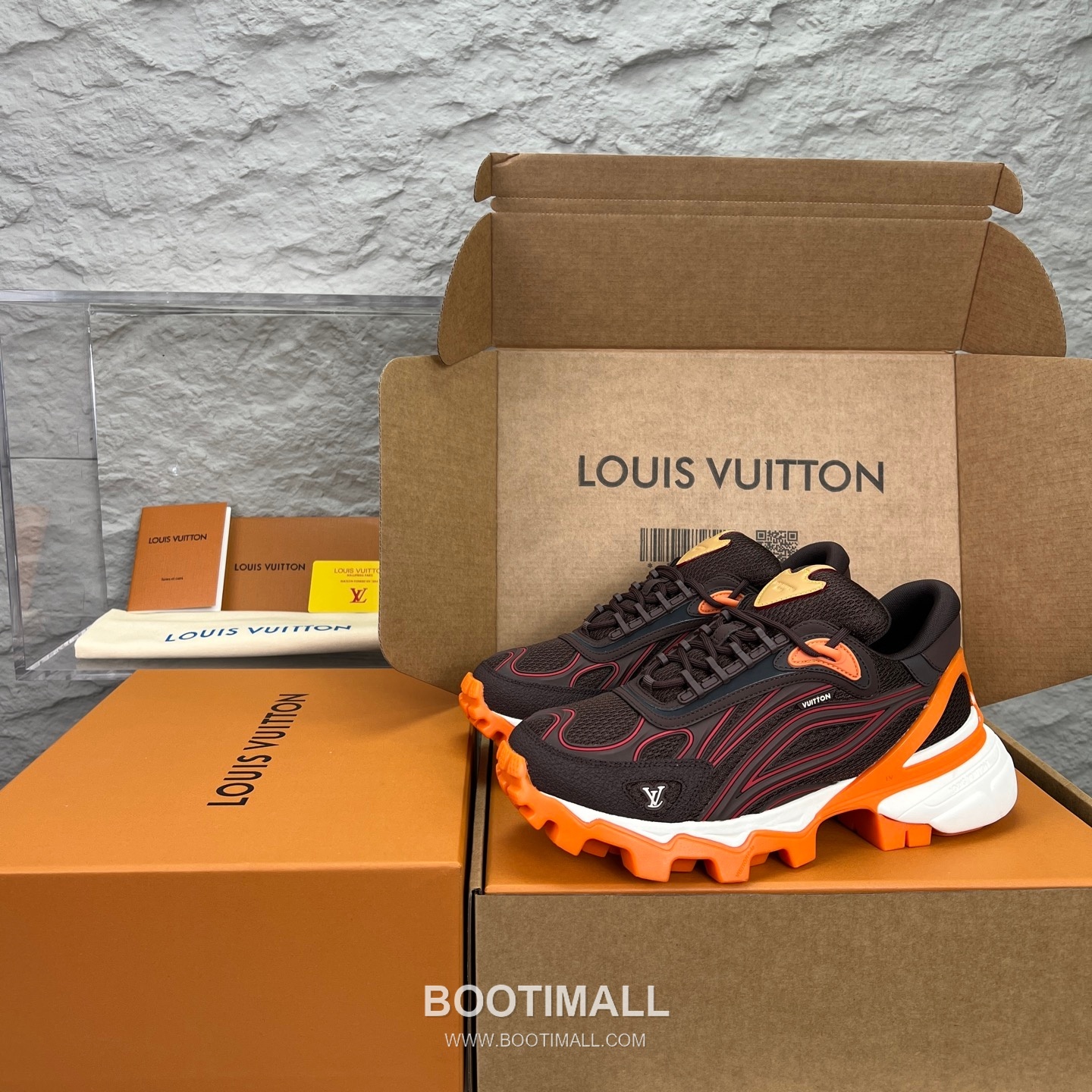 Louis Vuitton Logo Canvas Napa Calfskin Sneakers 루이비통 로고 캔버스 나파 송아지 가죽 스니커즈 2