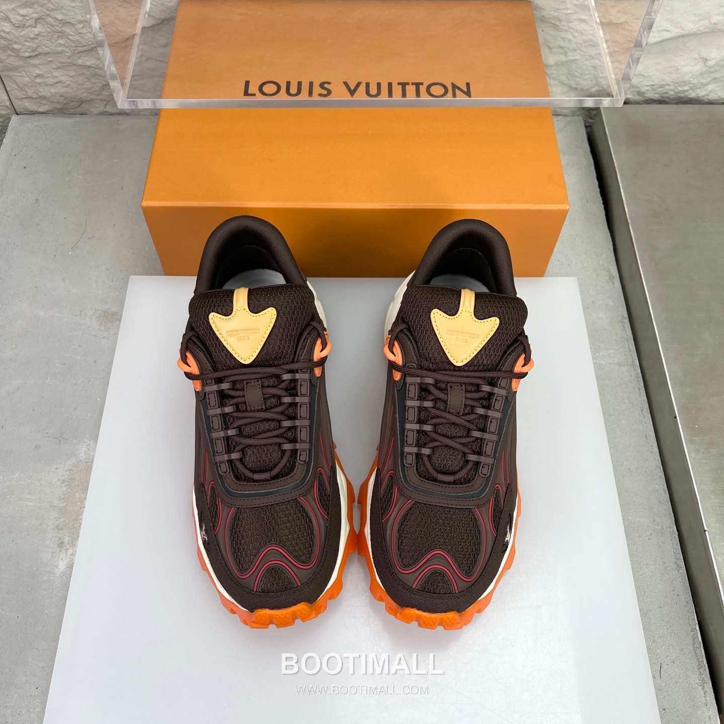 Louis Vuitton Logo Canvas Napa Calfskin Sneakers 루이비통 로고 캔버스 나파 송아지 가죽 스니커즈 3