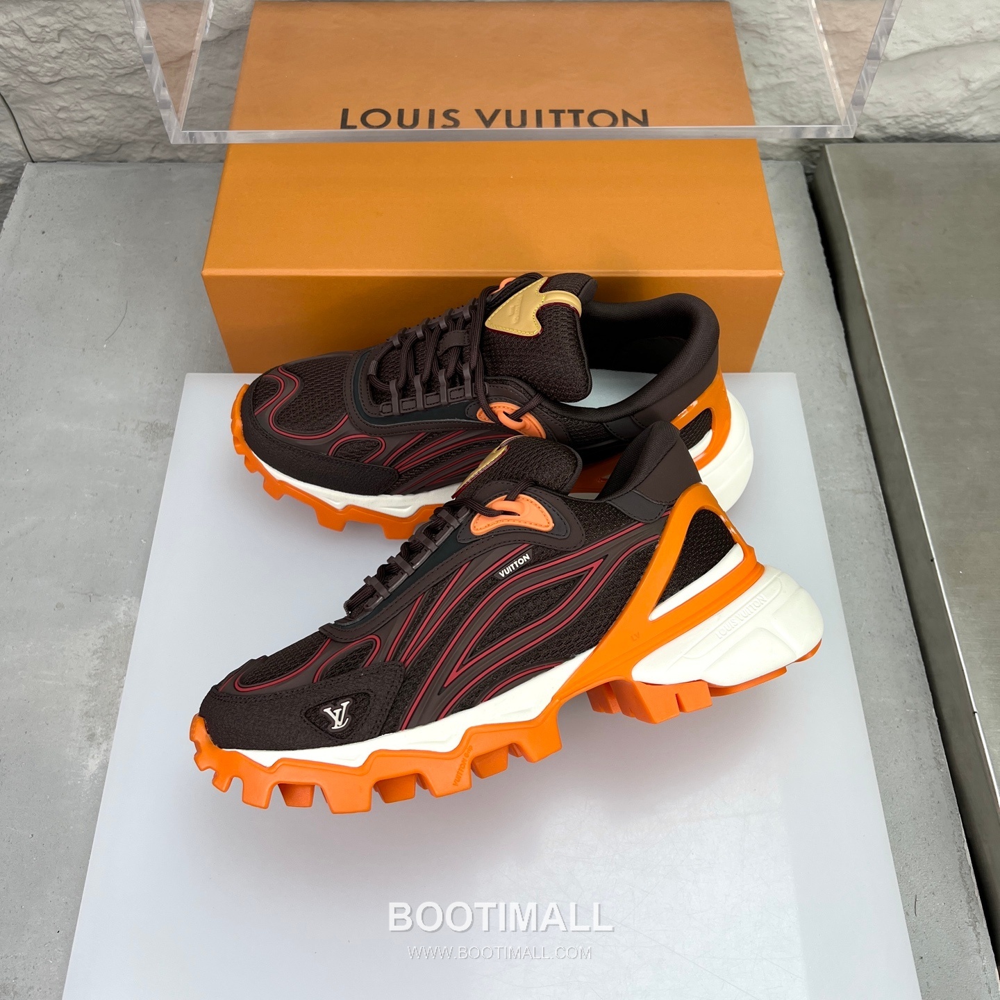Louis Vuitton Logo Canvas Napa Calfskin Sneakers 루이비통 로고 캔버스 나파 송아지 가죽 스니커즈 4