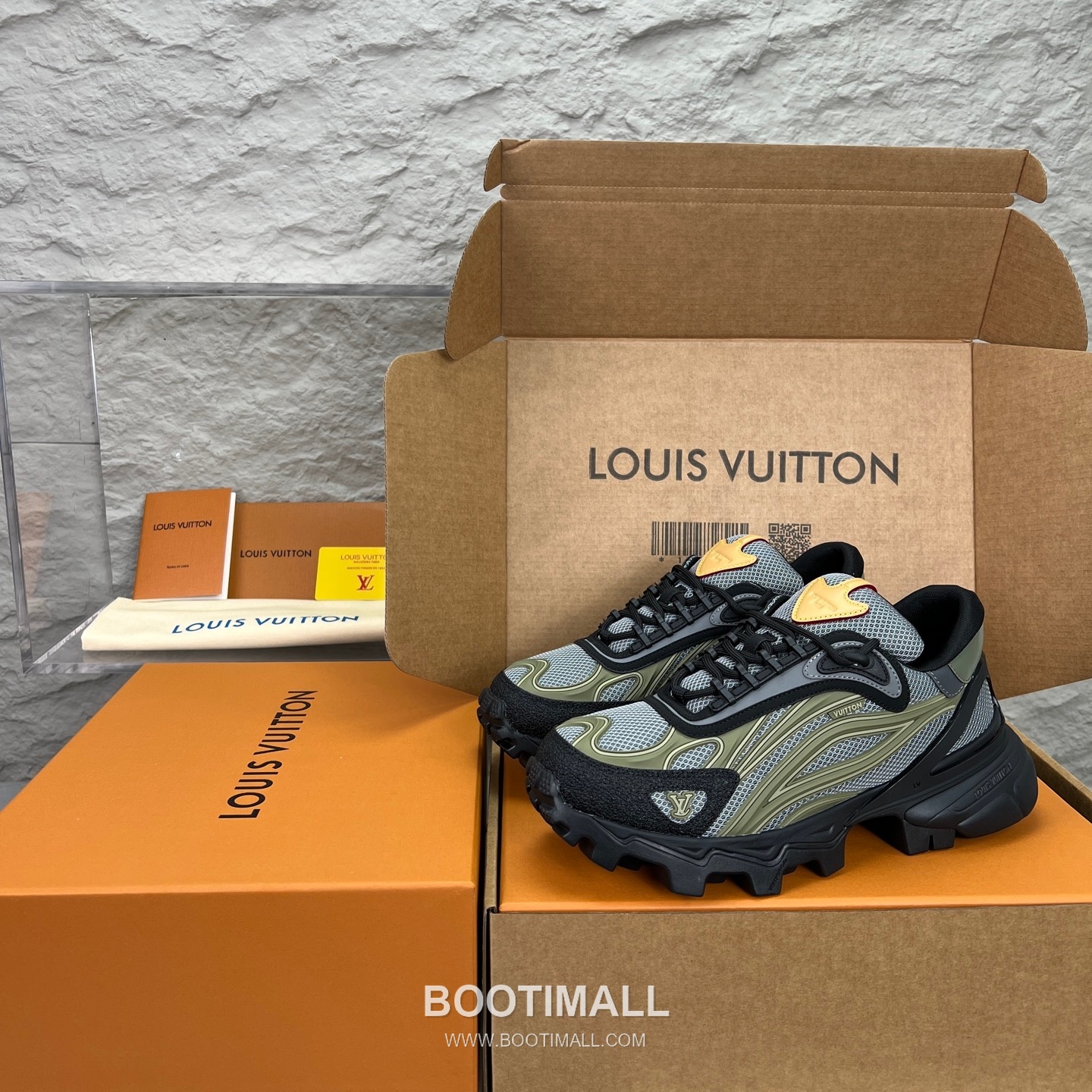 Louis Vuitton Logo Canvas Napa Calfskin Sneakers 루이비통 로고 캔버스 나파 송아지 가죽 스니커즈 2