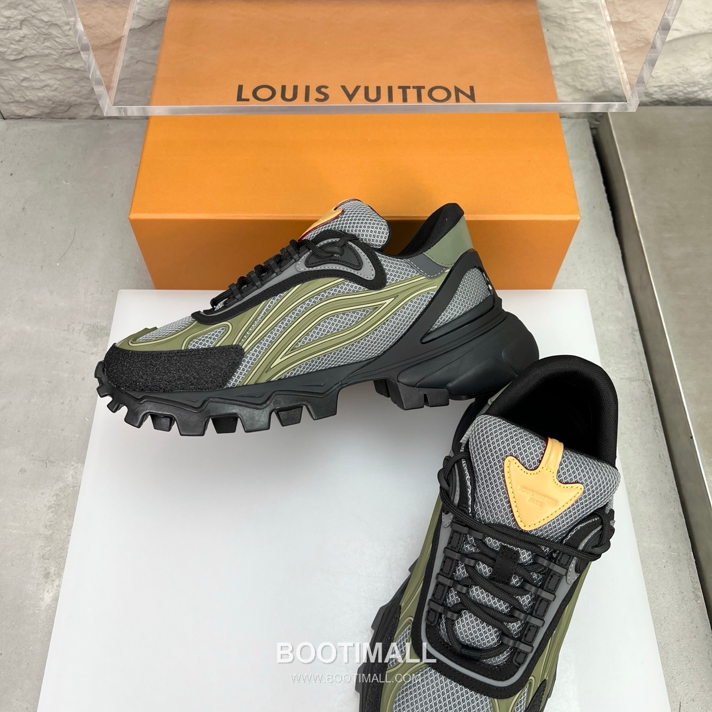 Louis Vuitton Logo Canvas Napa Calfskin Sneakers 루이비통 로고 캔버스 나파 송아지 가죽 스니커즈 5