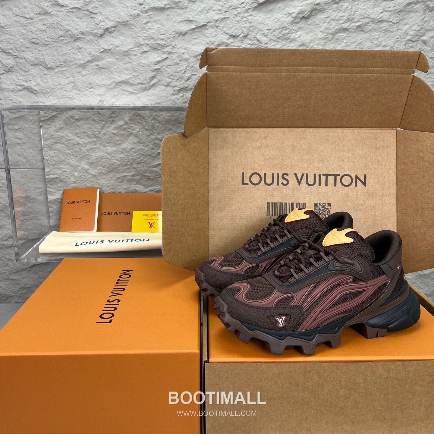 Louis Vuitton Logo Canvas Napa Calfskin Sneakers 루이비통 로고 캔버스 나파 송아지 가죽 스니커즈 2