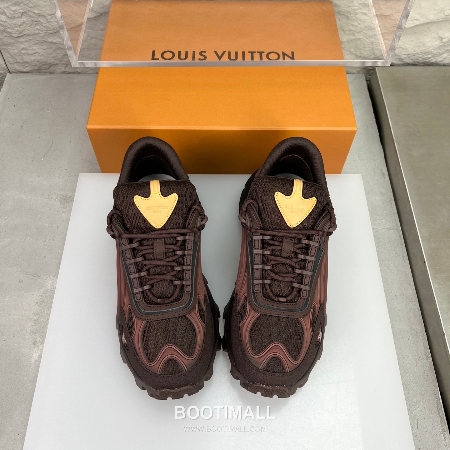 Louis Vuitton Logo Canvas Napa Calfskin Sneakers 루이비통 로고 캔버스 나파 송아지 가죽 스니커즈 3