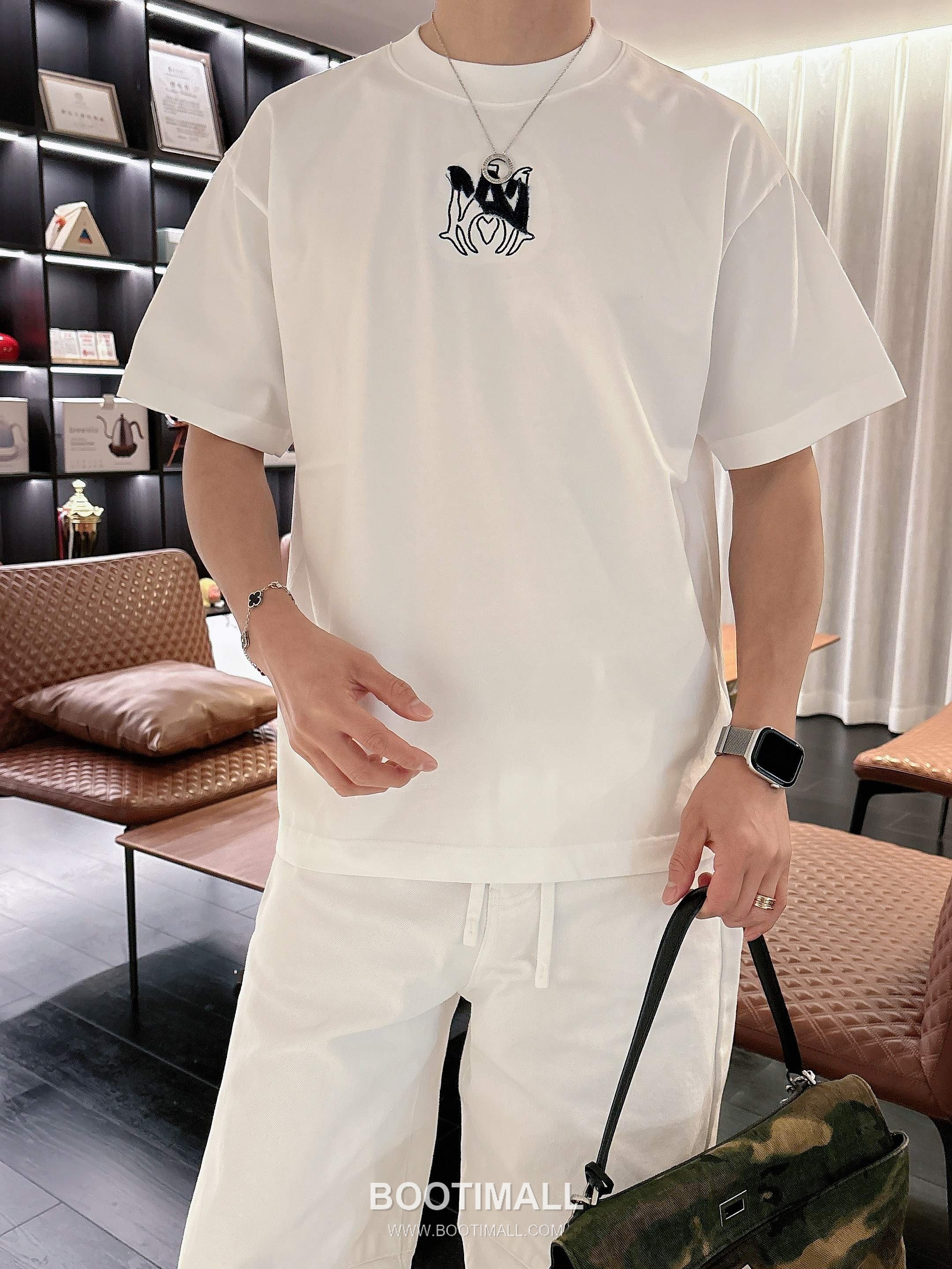 Ami Paris SS26 Embroidered Patchwork Denim Cotton Short Sleeve T-Shirt 아미 파리 SS26 자수 패치워크 데님 코튼 반팔 티셔츠 5