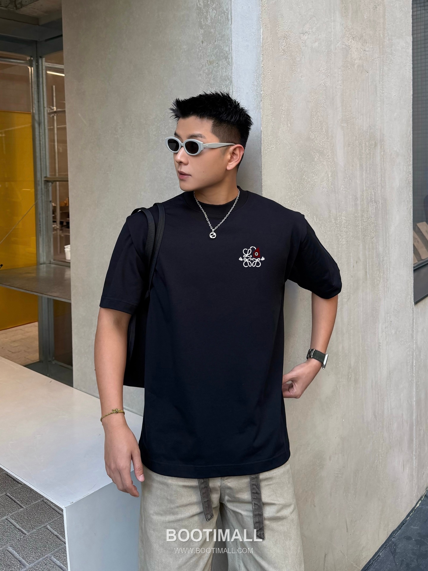 Loewe SS26 Embroidered Heavyweight Cotton Short Sleeve T-Shirt 로에베 SS26 자수 헤비웨이트 코튼 반팔 티셔츠 1