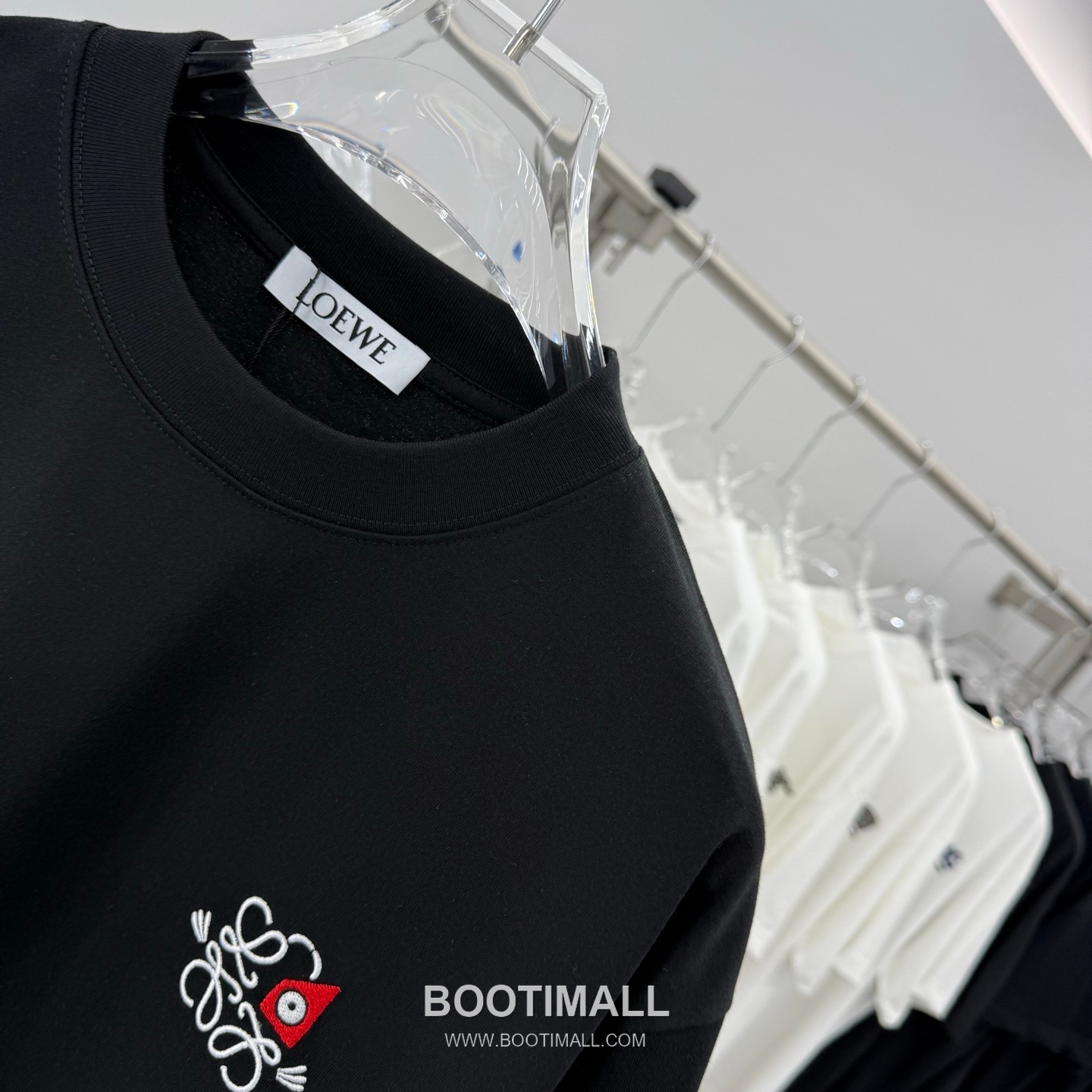 Loewe SS26 Embroidered Heavyweight Cotton Short Sleeve T-Shirt 로에베 SS26 자수 헤비웨이트 코튼 반팔 티셔츠 10