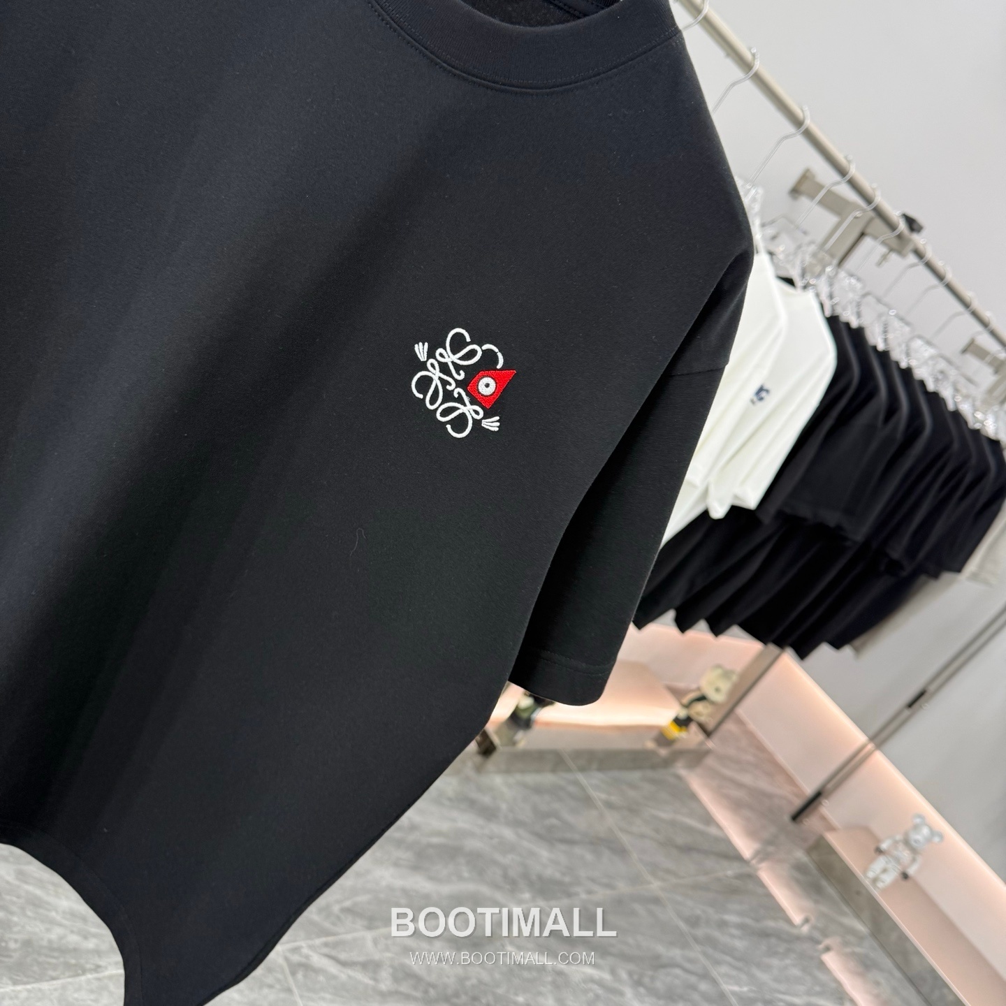 Loewe SS26 Embroidered Heavyweight Cotton Short Sleeve T-Shirt 로에베 SS26 자수 헤비웨이트 코튼 반팔 티셔츠 11