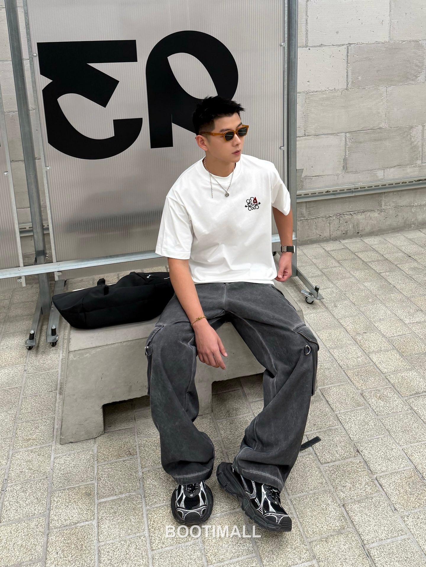 Loewe SS26 Embroidered Heavyweight Cotton Short Sleeve T-Shirt 로에베 SS26 자수 헤비웨이트 코튼 반팔 티셔츠 2