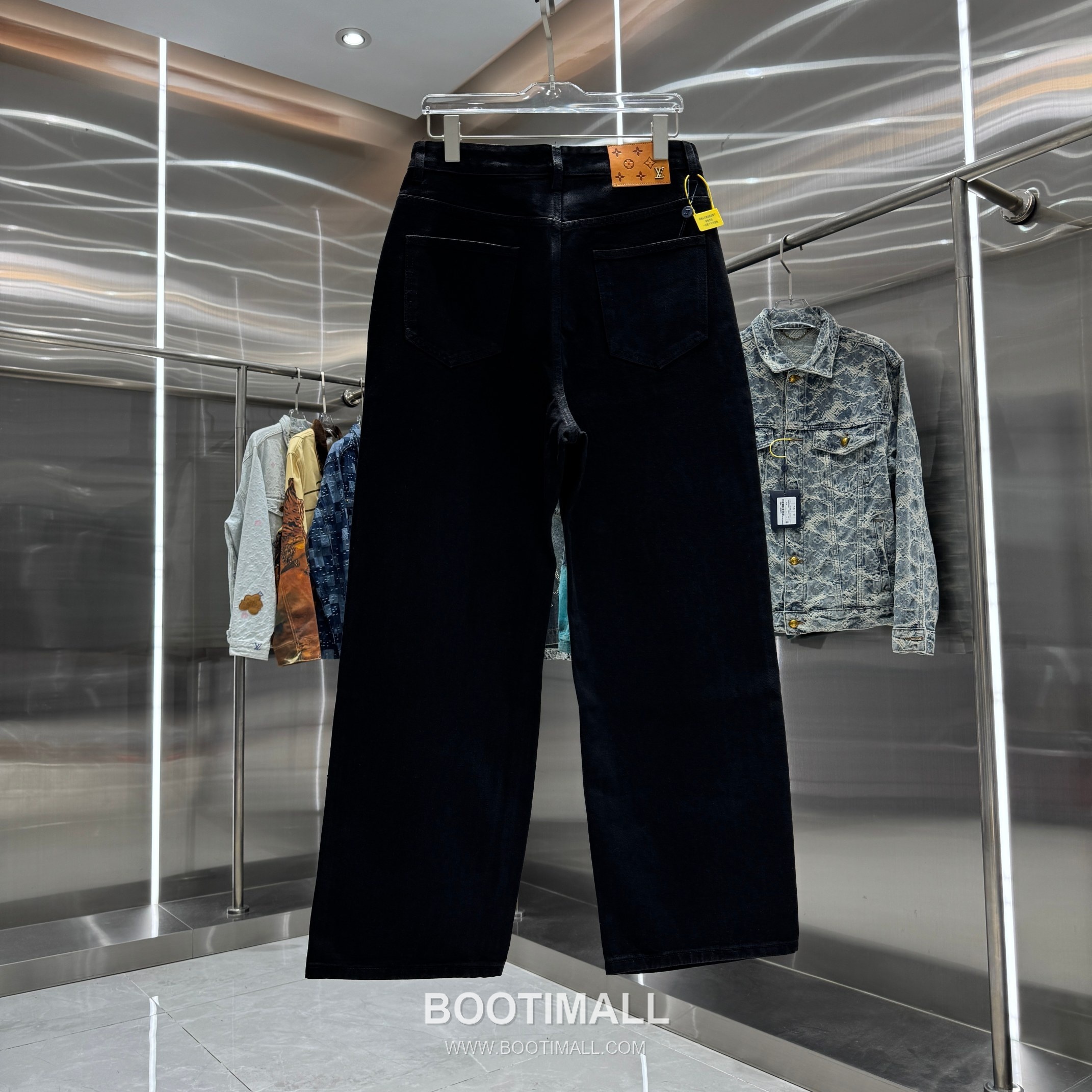 Louis Vuitton Letter Print Straight Jeans Denim Black Pants 루이비통 레터 프린트 스트레이트 진 데님 블랙 팬츠 2