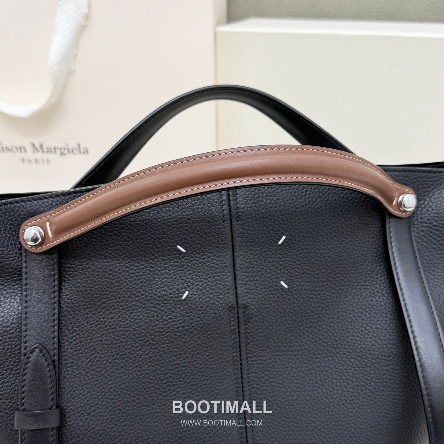 Maison Margiela Dress-Age Medium Grained Cowhide Black Bucket Bag 메종 마르지엘라 드레스-에이지 미디엄 3428 그레인드 소가죽 블랙 버킷백 42cm 5