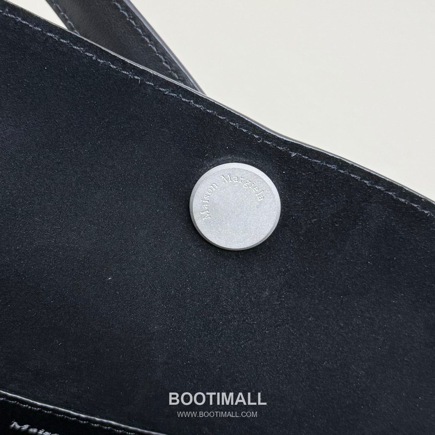 Maison Margiela Dress-Age Medium Grained Cowhide Black Bucket Bag 메종 마르지엘라 드레스-에이지 미디엄 3428 그레인드 소가죽 블랙 버킷백 42cm 8