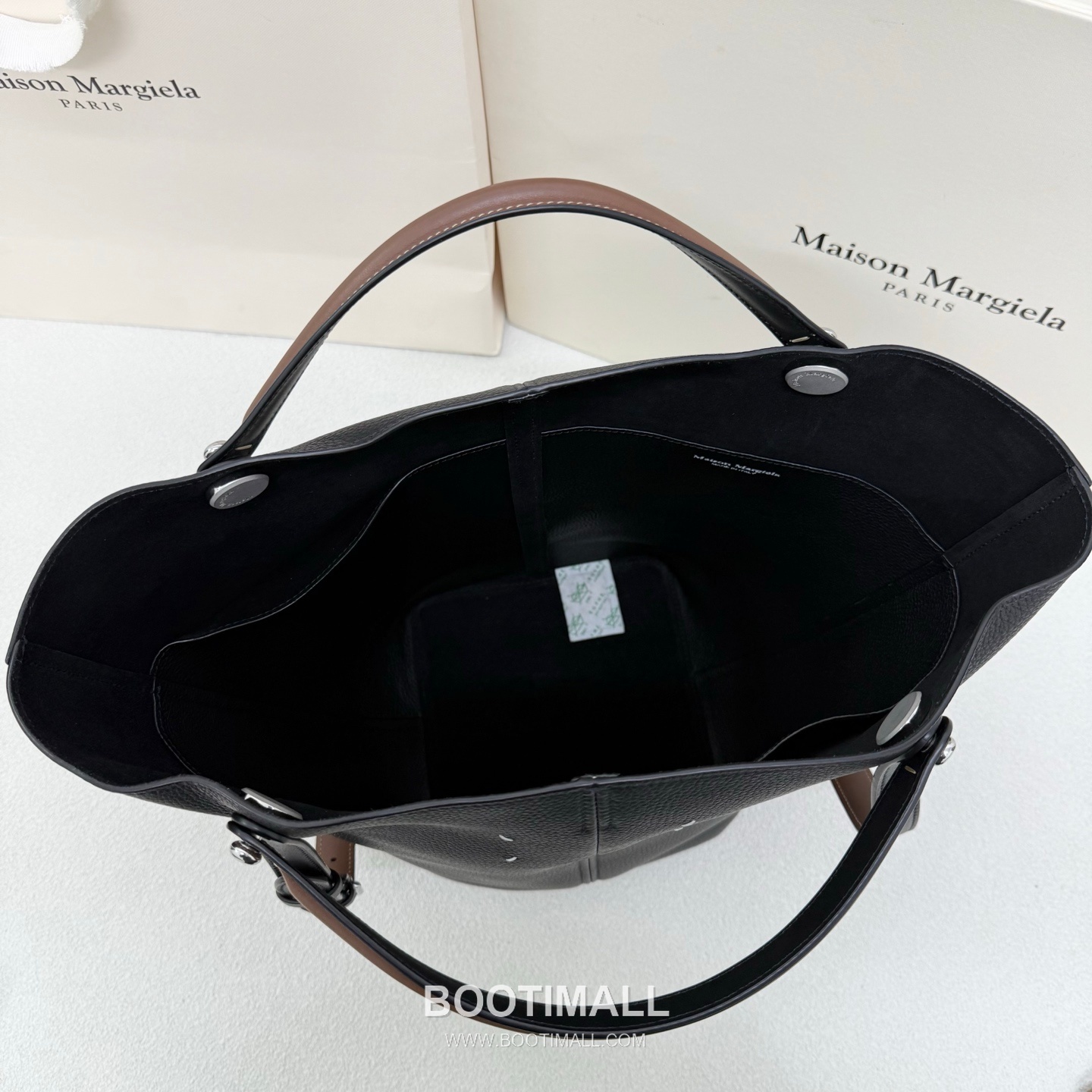 Maison Margiela Dress-Age Medium Grained Cowhide Black Bucket Bag 메종 마르지엘라 드레스-에이지 미디엄 3428 그레인드 소가죽 블랙 버킷백 42cm 9